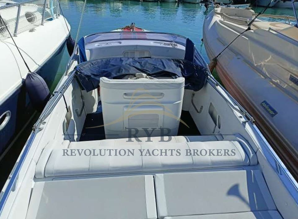 Riva Montecarlo 30 Offshore used - detail 2