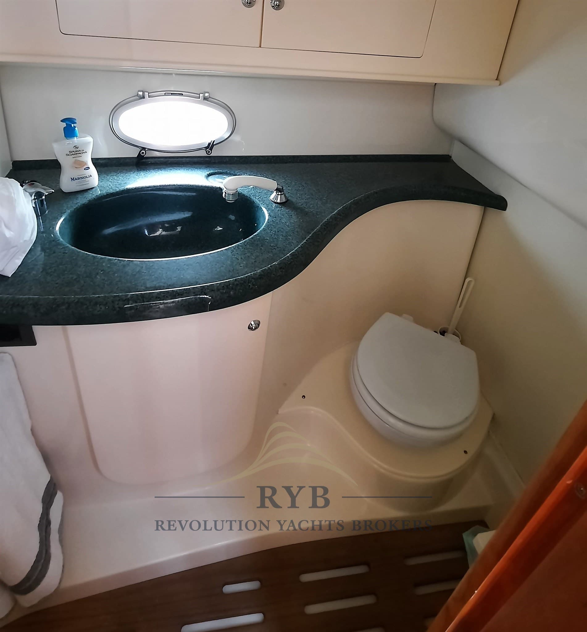 Sessa Marine Oyster 30 used - detail 3