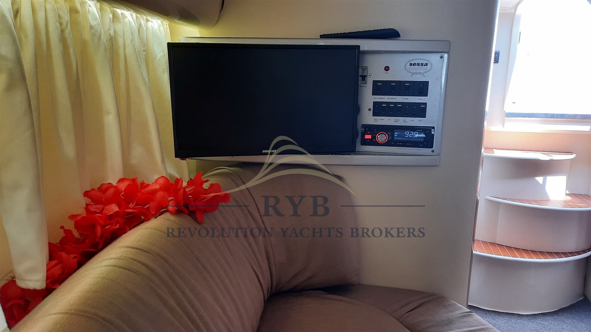 Sessa Marine Oyster 30 used - detail 2