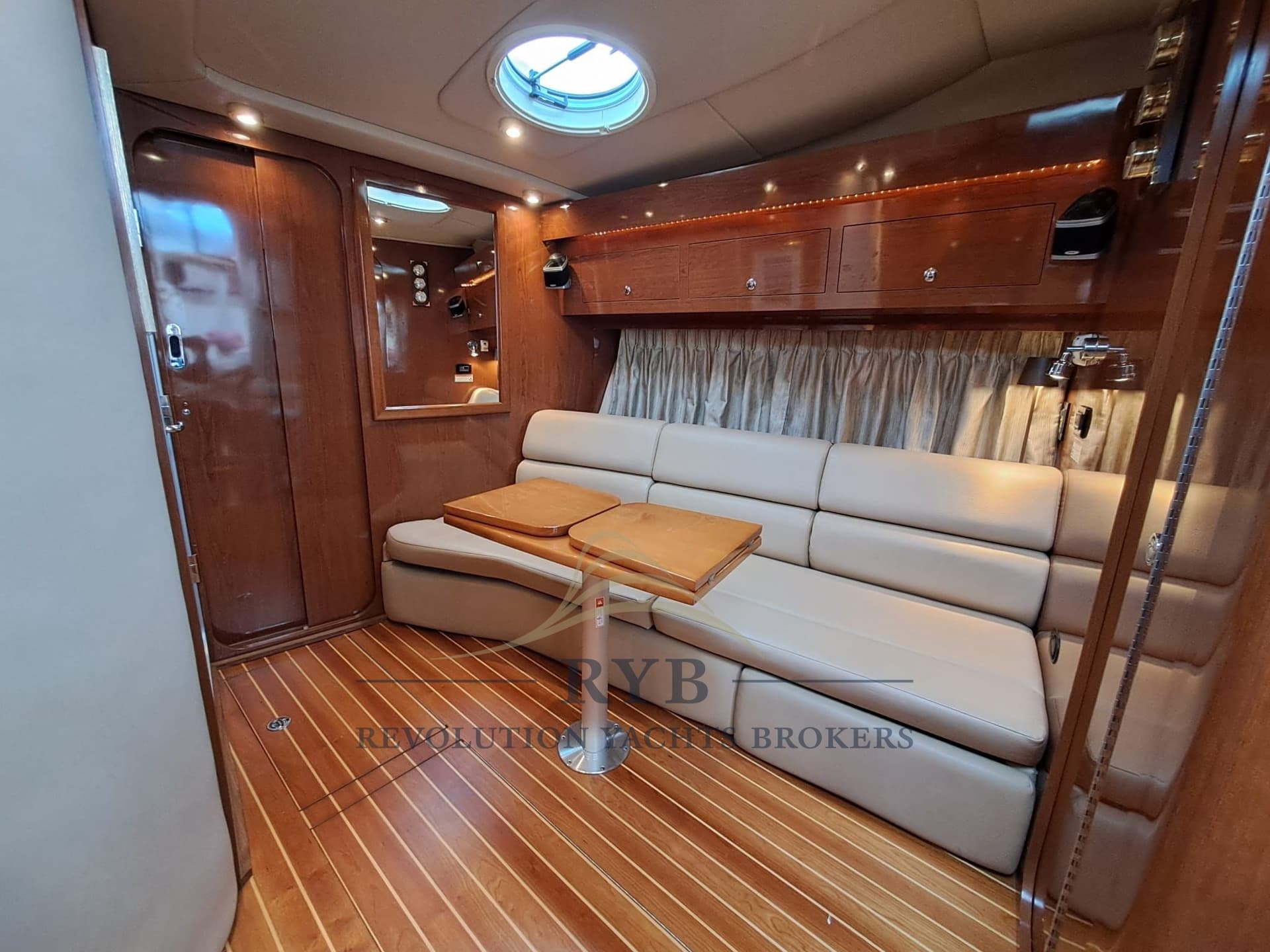 Regal Marine 3760 gebraucht - Hauptbild 10