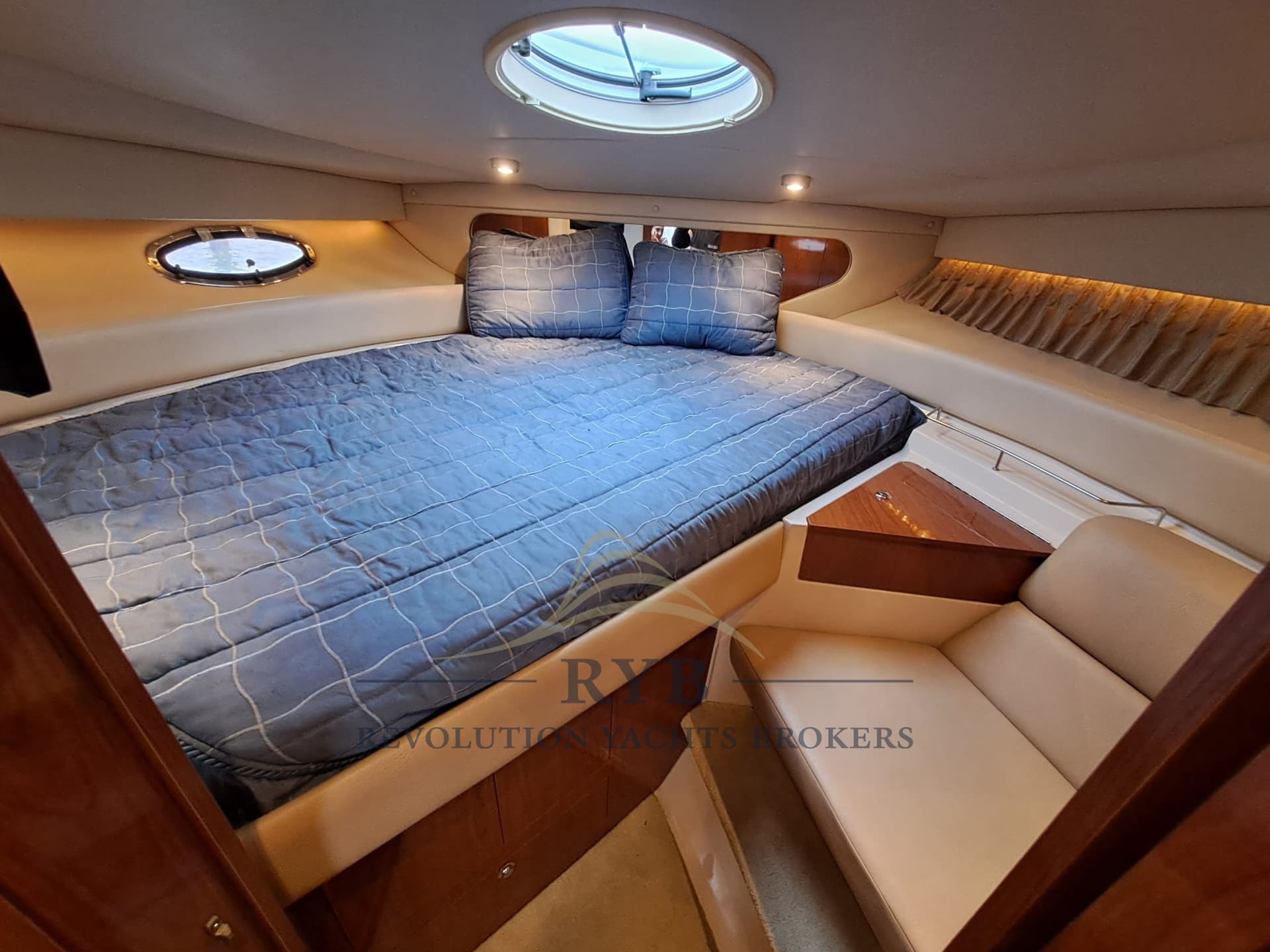 Regal Marine 3760 gebraucht - Hauptbild 11
