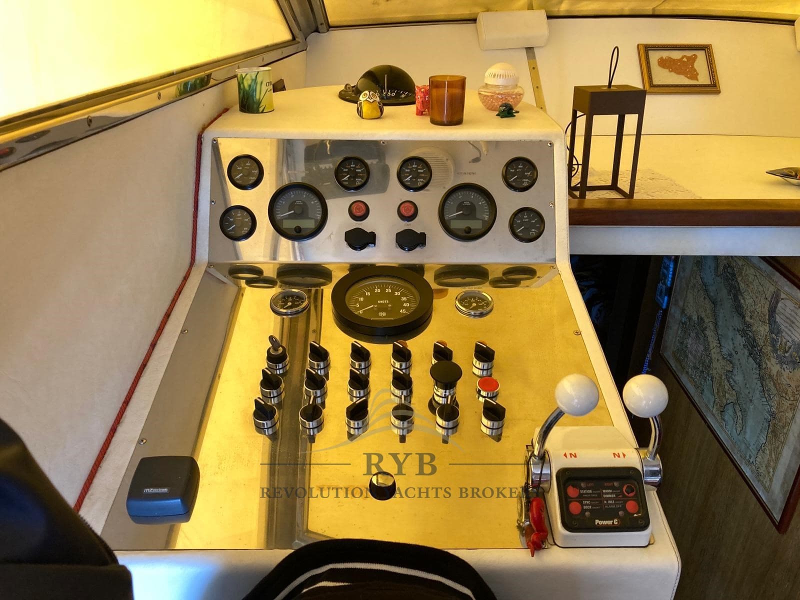 Alfamarine Bronte 40 usato - dettaglio 3