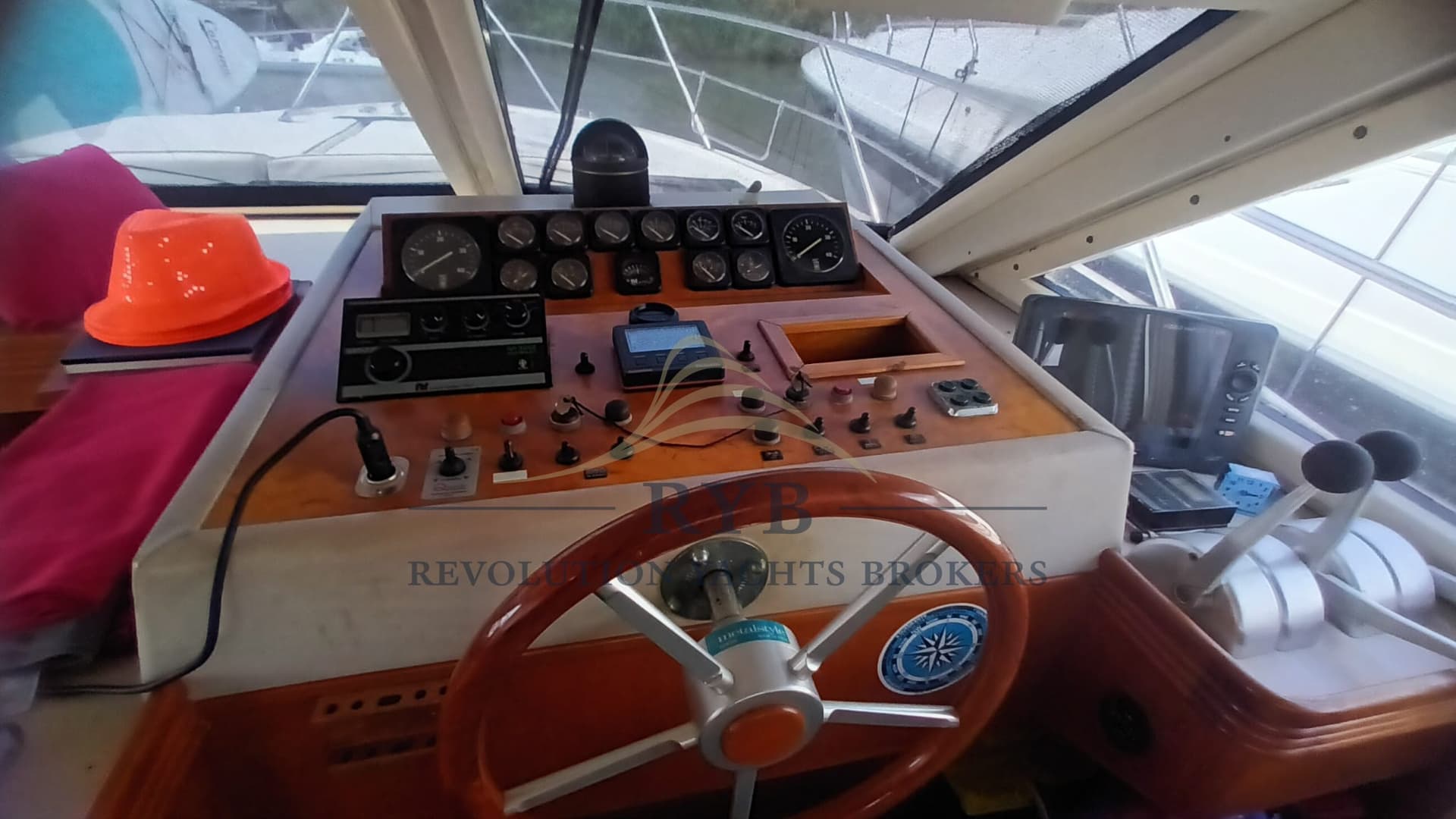 Uniesse Marine 42 Fly usato - foto hero 7