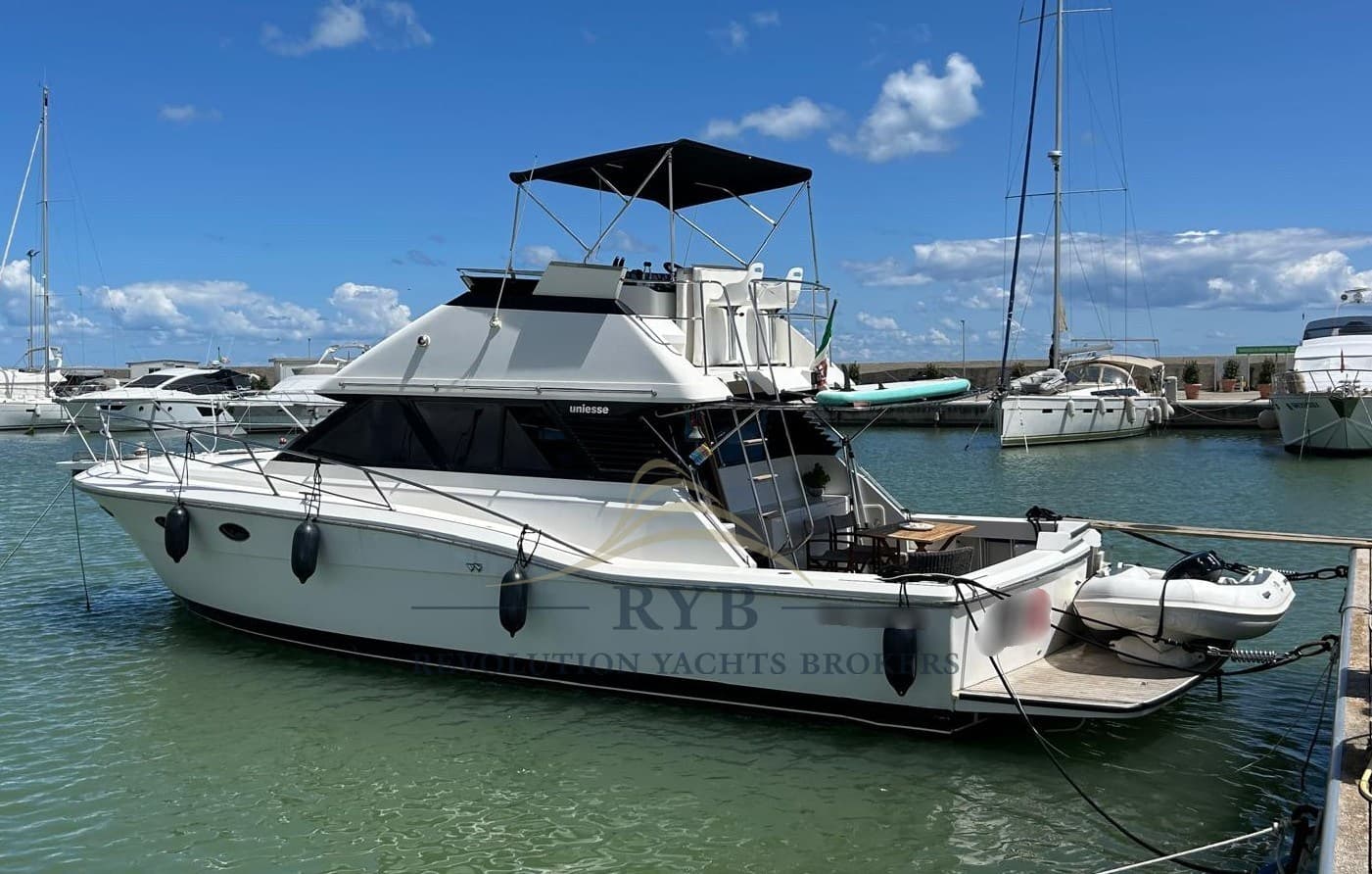 Uniesse Marine 42 Fly usato - vista principale
