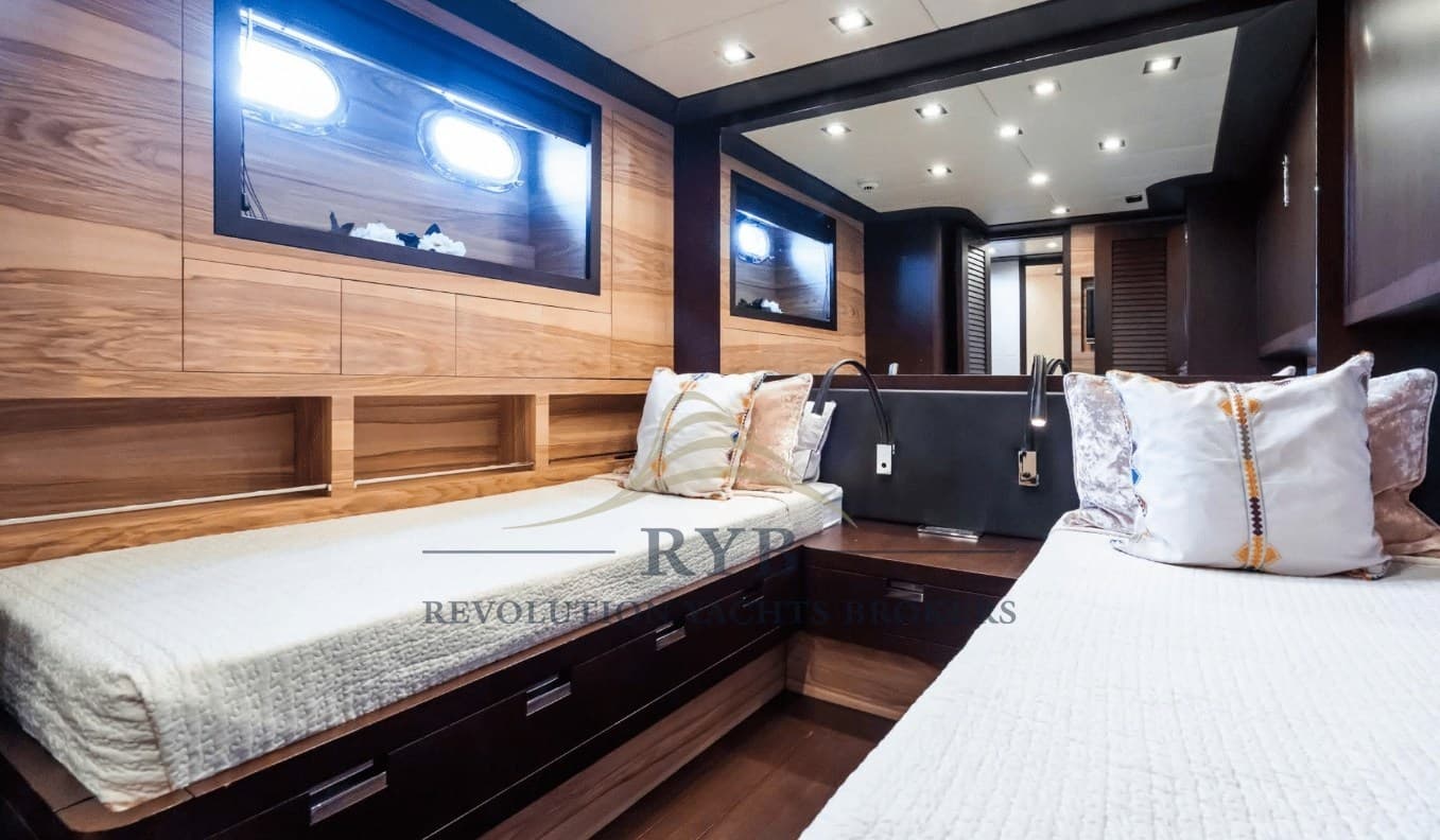 Overmarine Mangusta 80 HT usato - foto hero 10