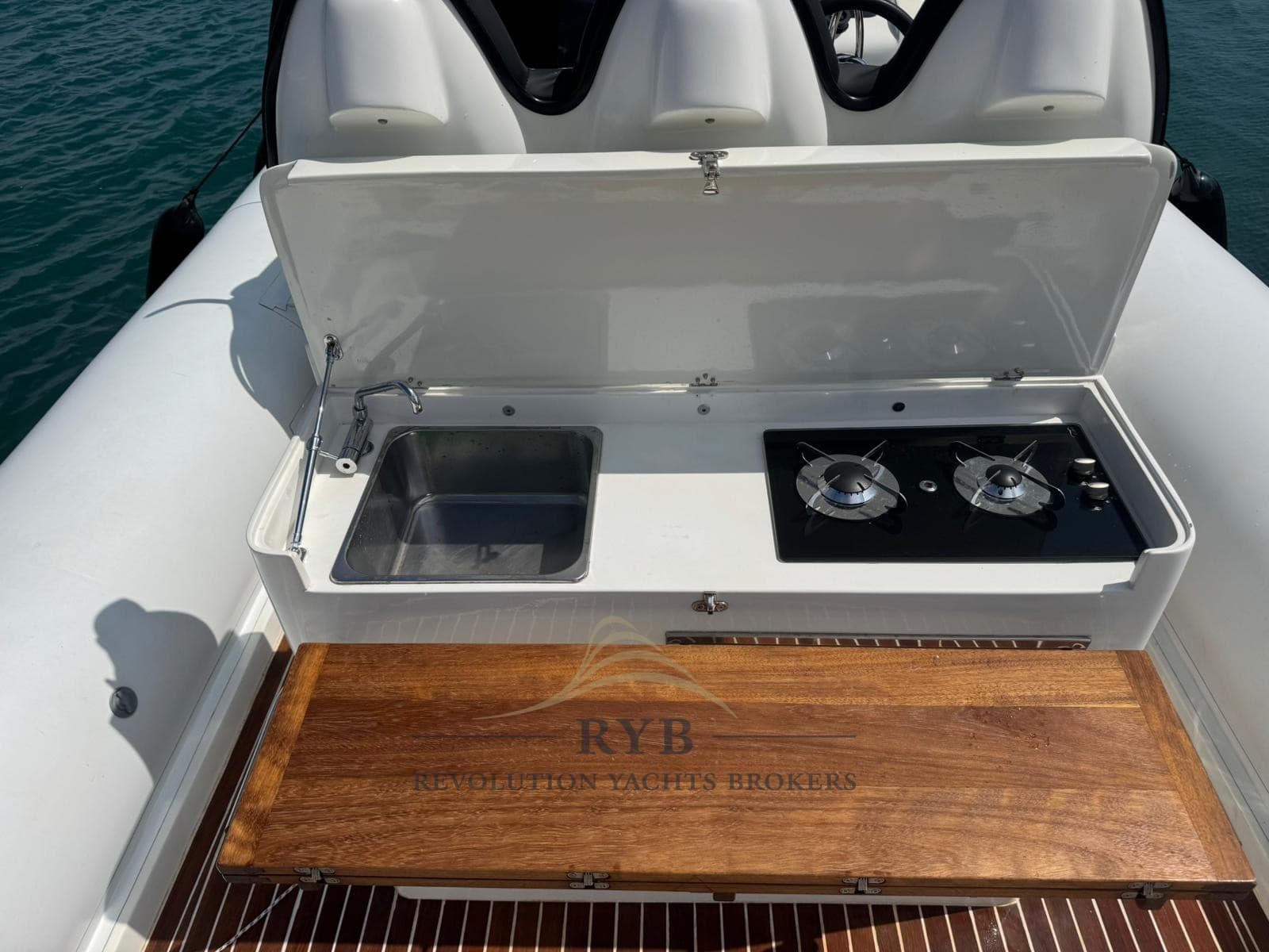 Doviboat Shuttle 120 Cabin used - detail 2