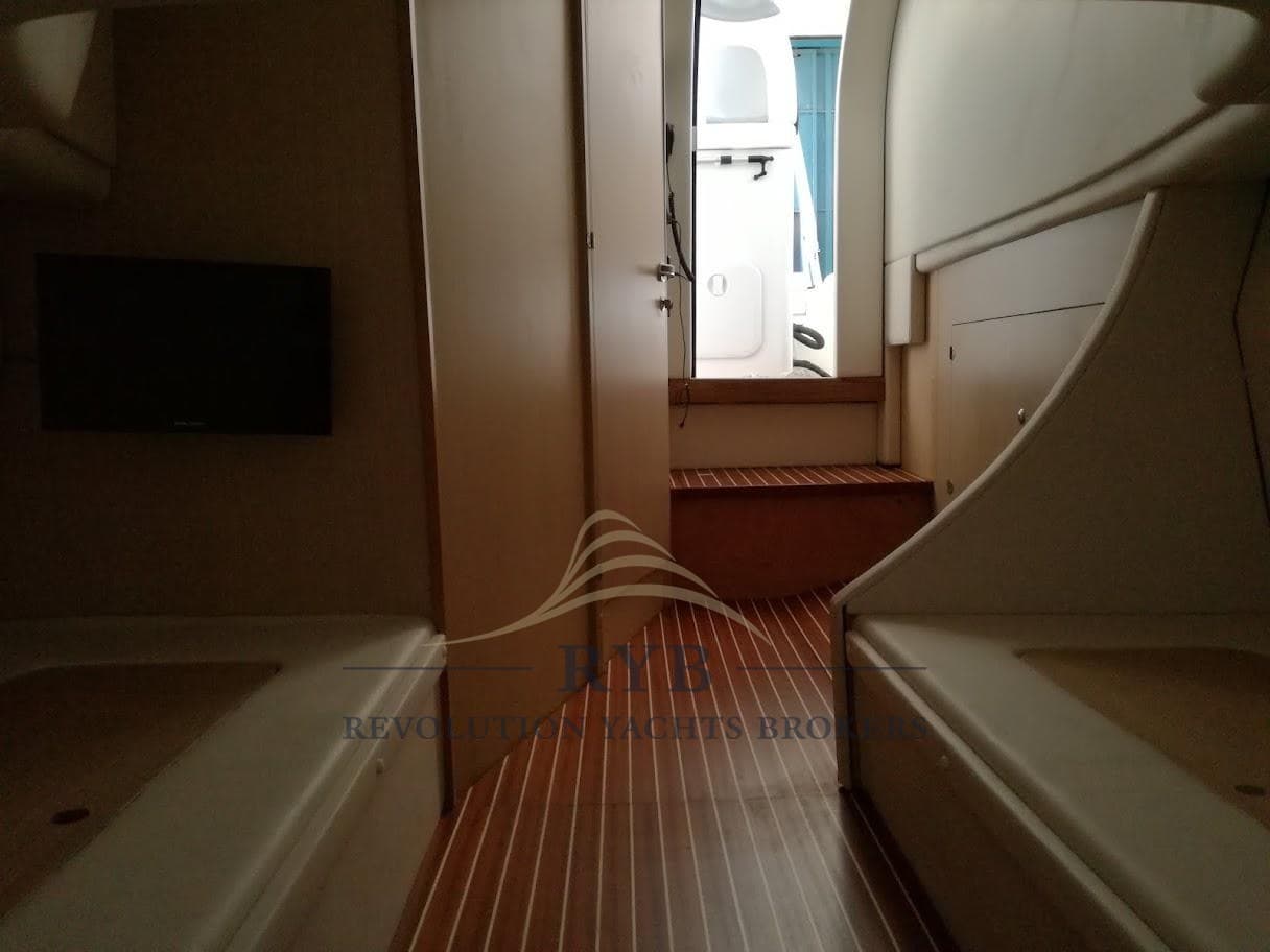 Doviboat Shuttle 120 Cabin used - detail 4