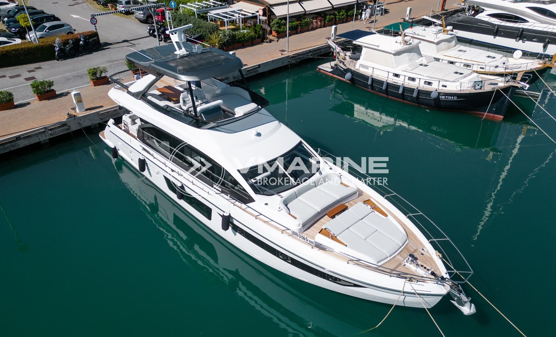 Azimut 68 Flybridge gebraucht - Detail 1
