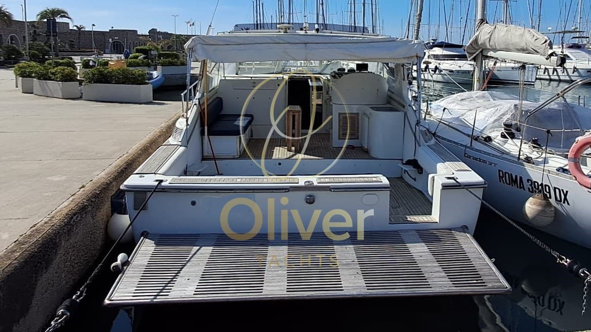 Trojan Yacht-Bertram 38 Express - Interior View Trojan Yacht-Bertram 38 Express - Interior View