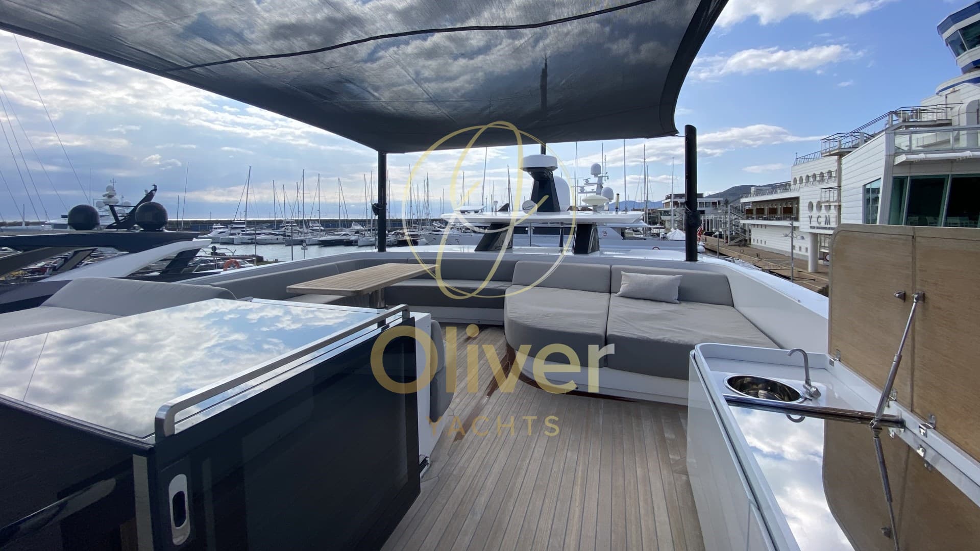 ISA Yachts EXTRA 93 usato - foto hero 6