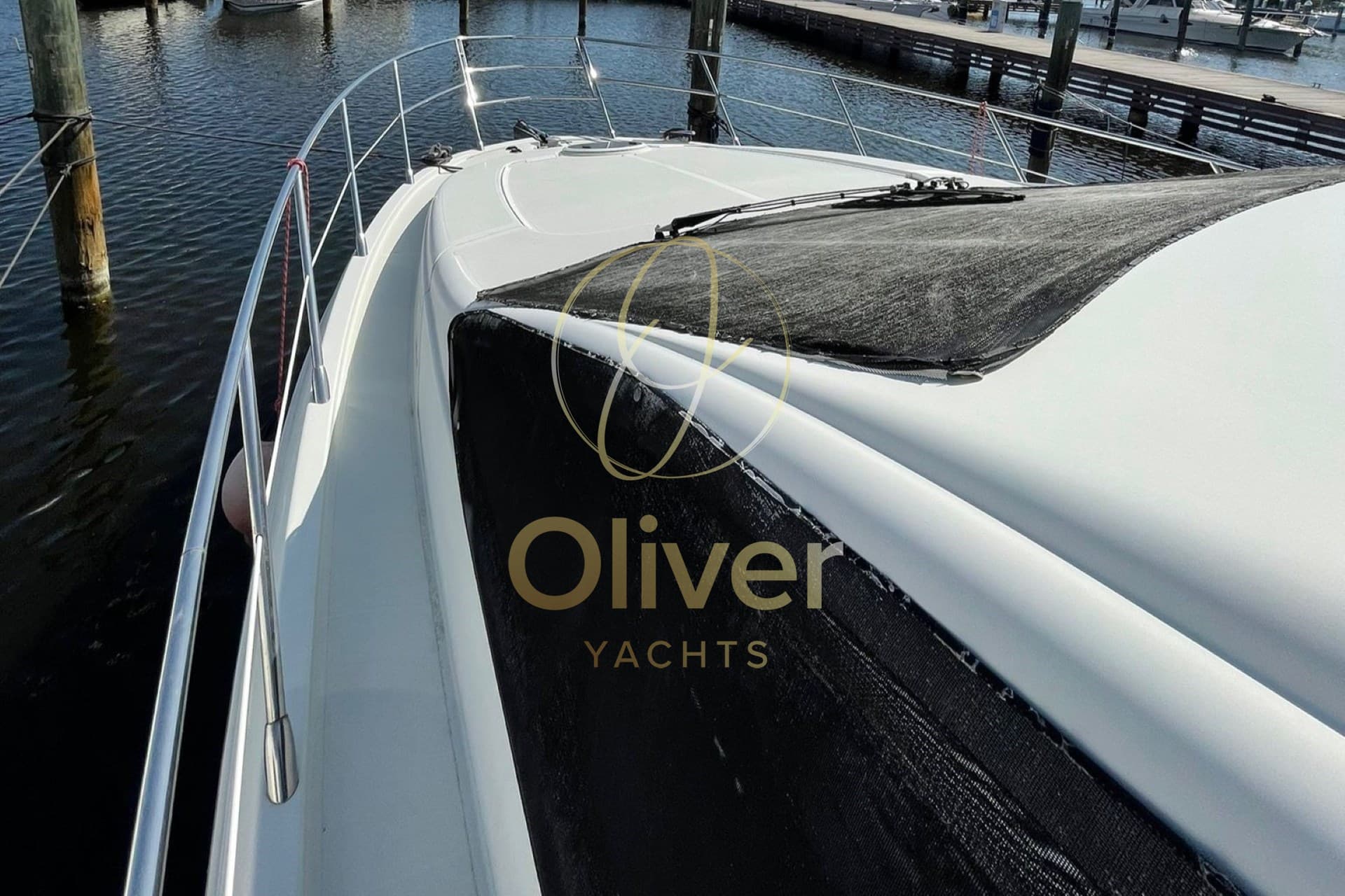 Azimut 43s - Interior View Azimut 43s - Interior View