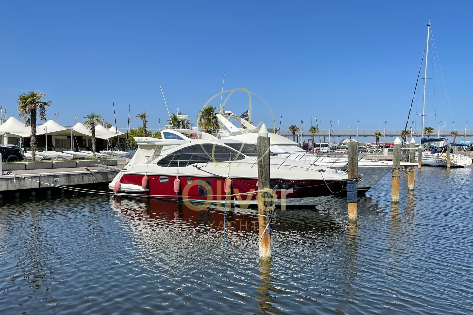 Azimut 43s - Detail View 1 Azimut 43s - Detail View 1