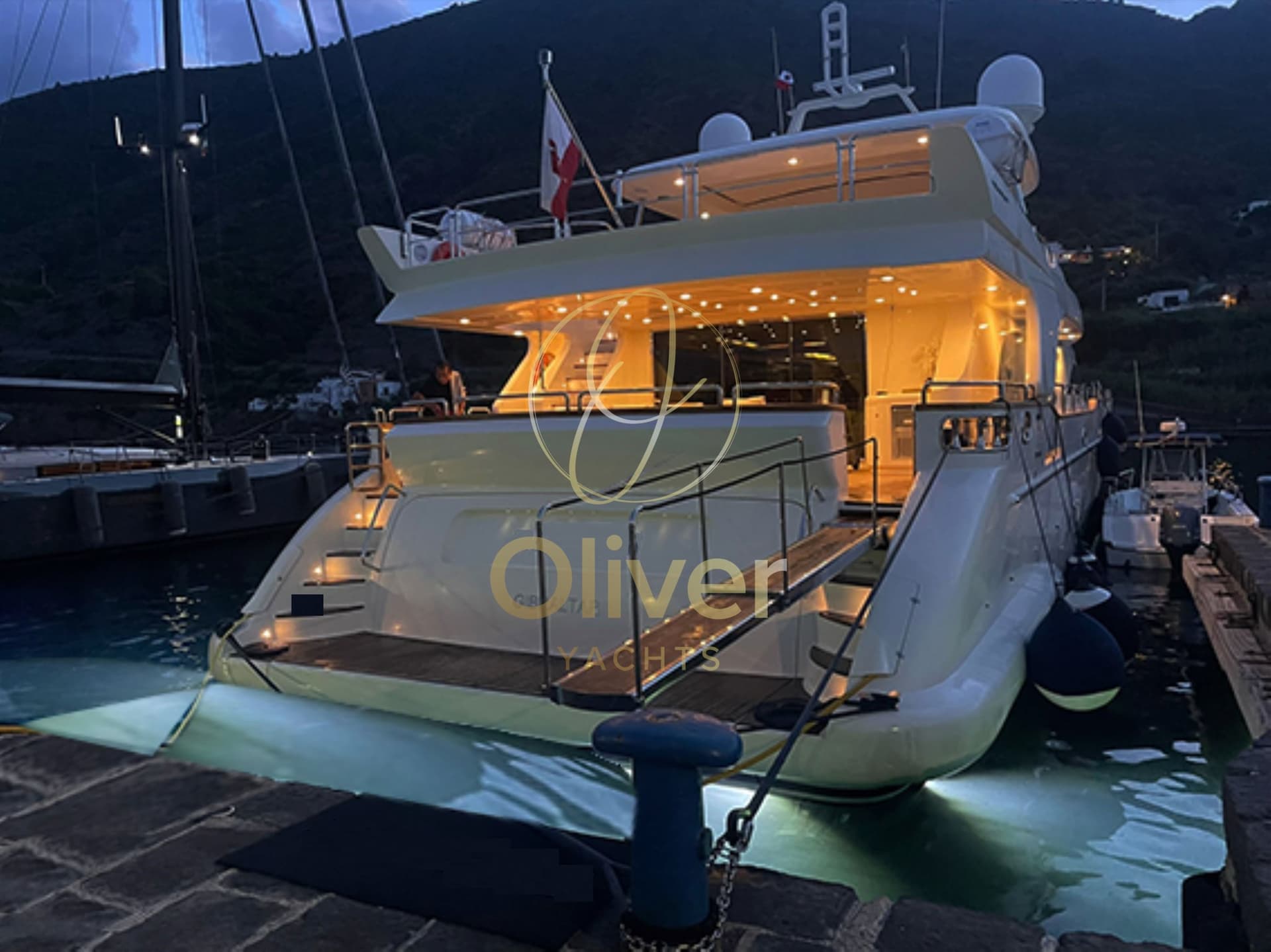 Azimut 116 - Detail View 1 Azimut 116 - Detail View 1