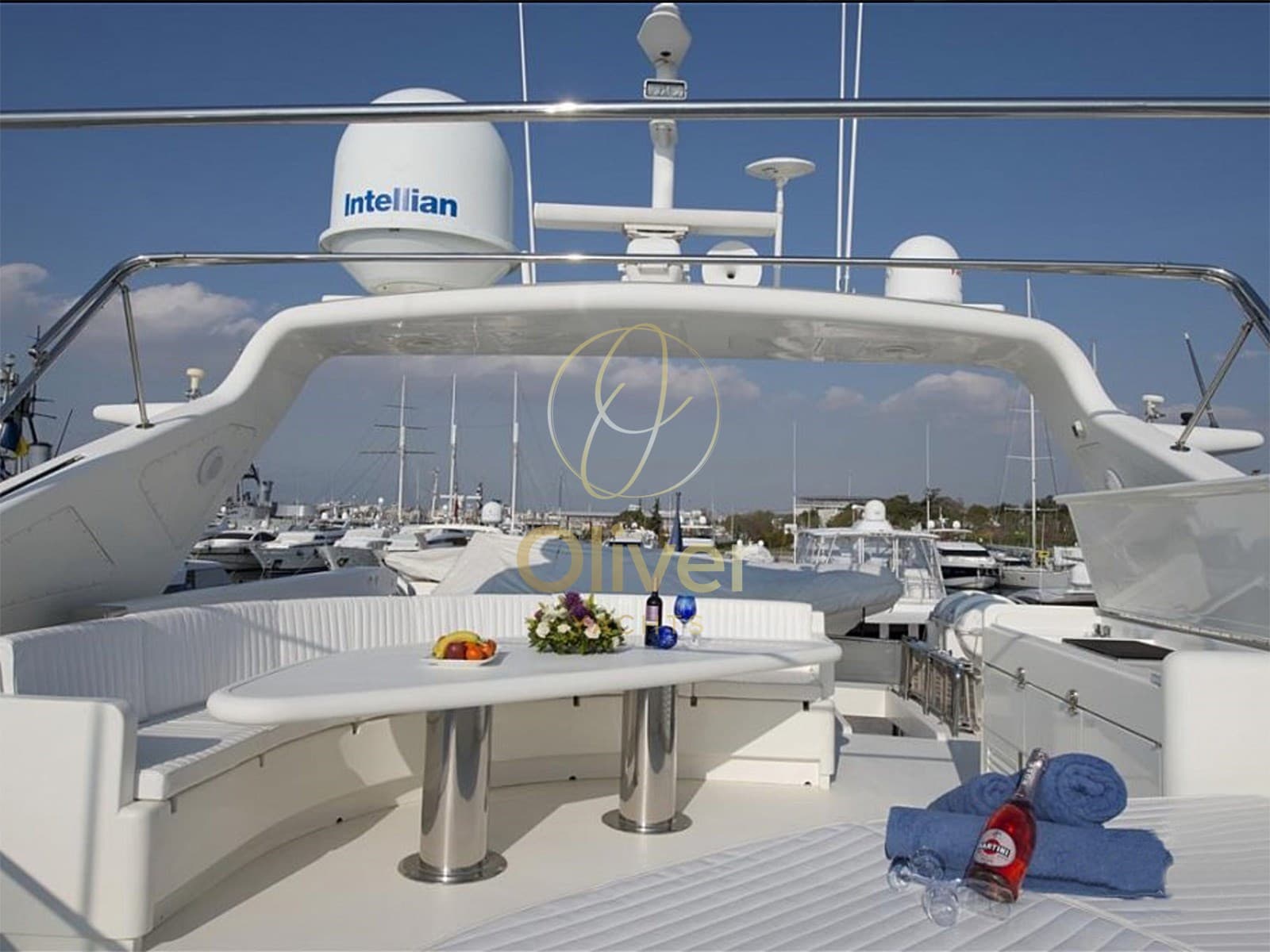 Falcon Yachts 100 - Detail View 1 Falcon Yachts 100 - Detail View 1