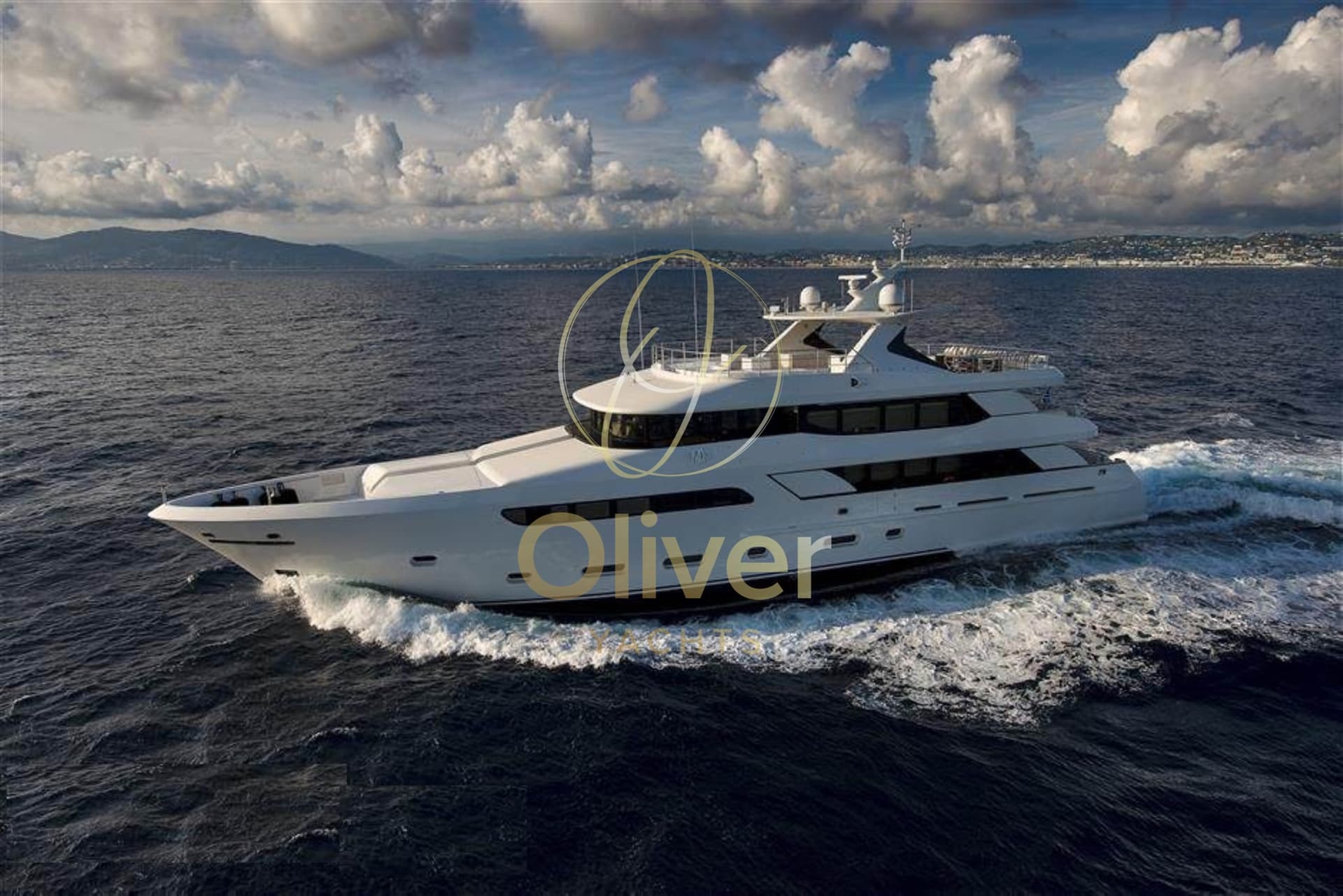 Fnm 3900 - Deck View Fnm 3900 - Deck View