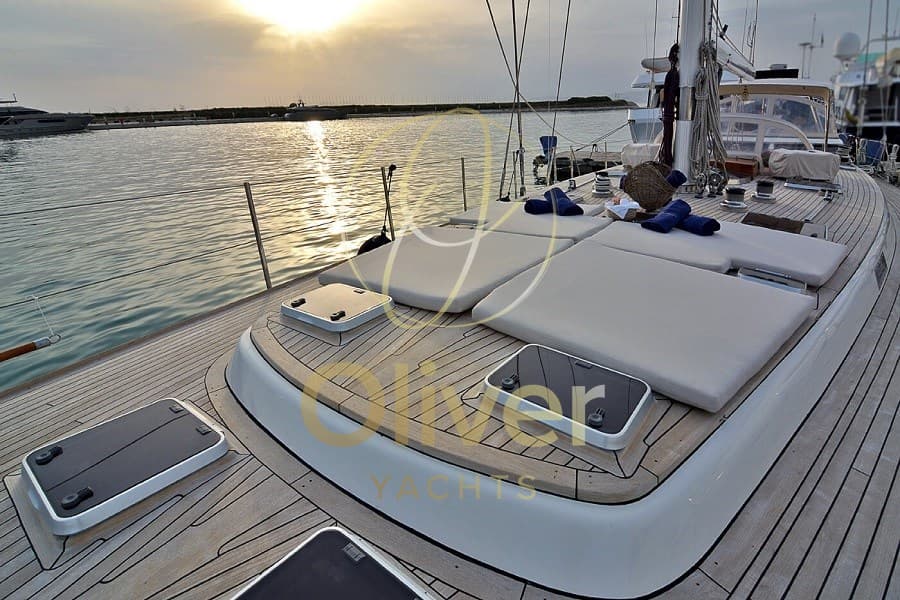 Brooke Marine Sloop 95 - Detail View 1 Brooke Marine Sloop 95 - Detail View 1