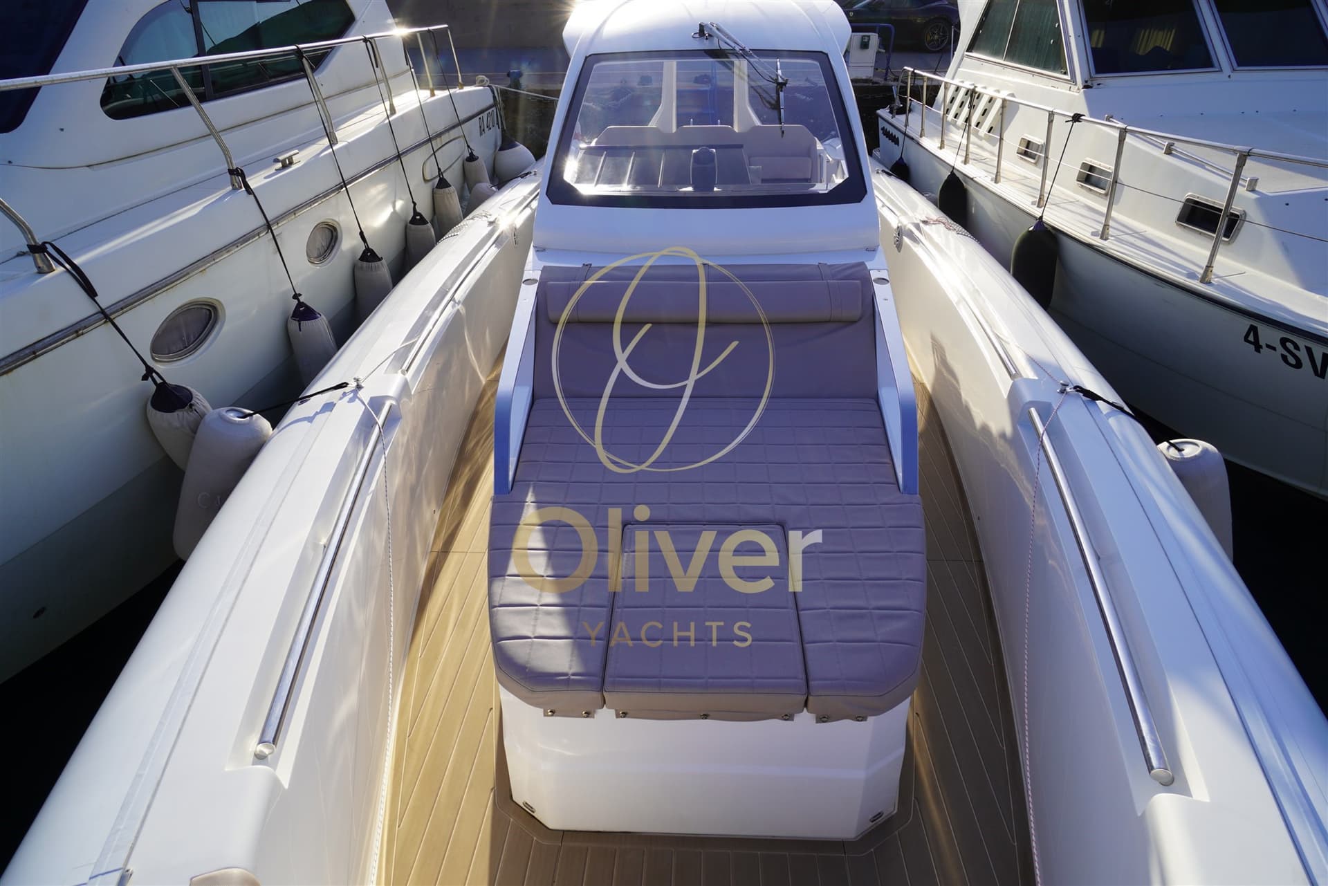 Pirelli 42 - Detail View 1 Pirelli 42 - Detail View 1