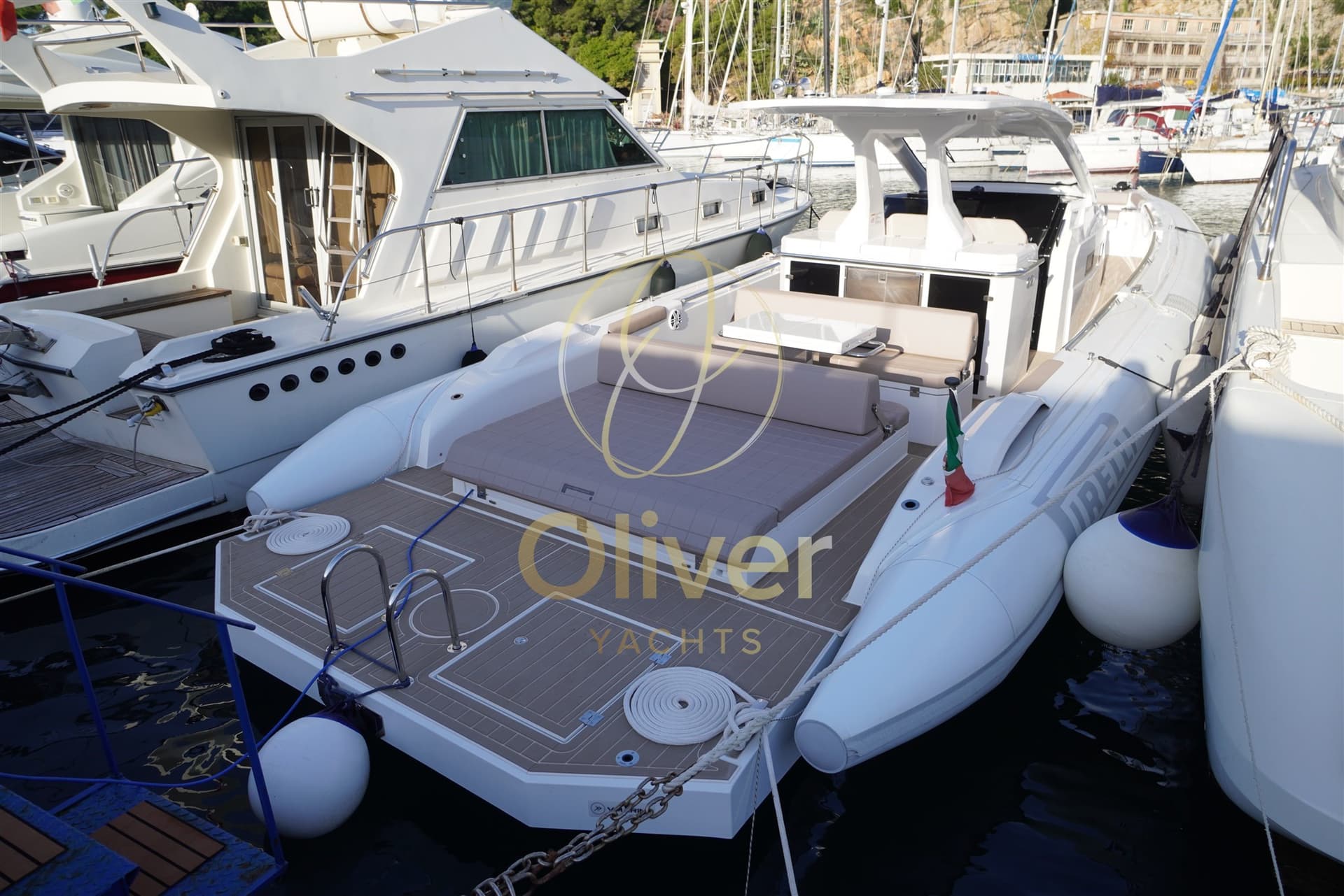 Pirelli 42 - Main View Pirelli 42 - Main View