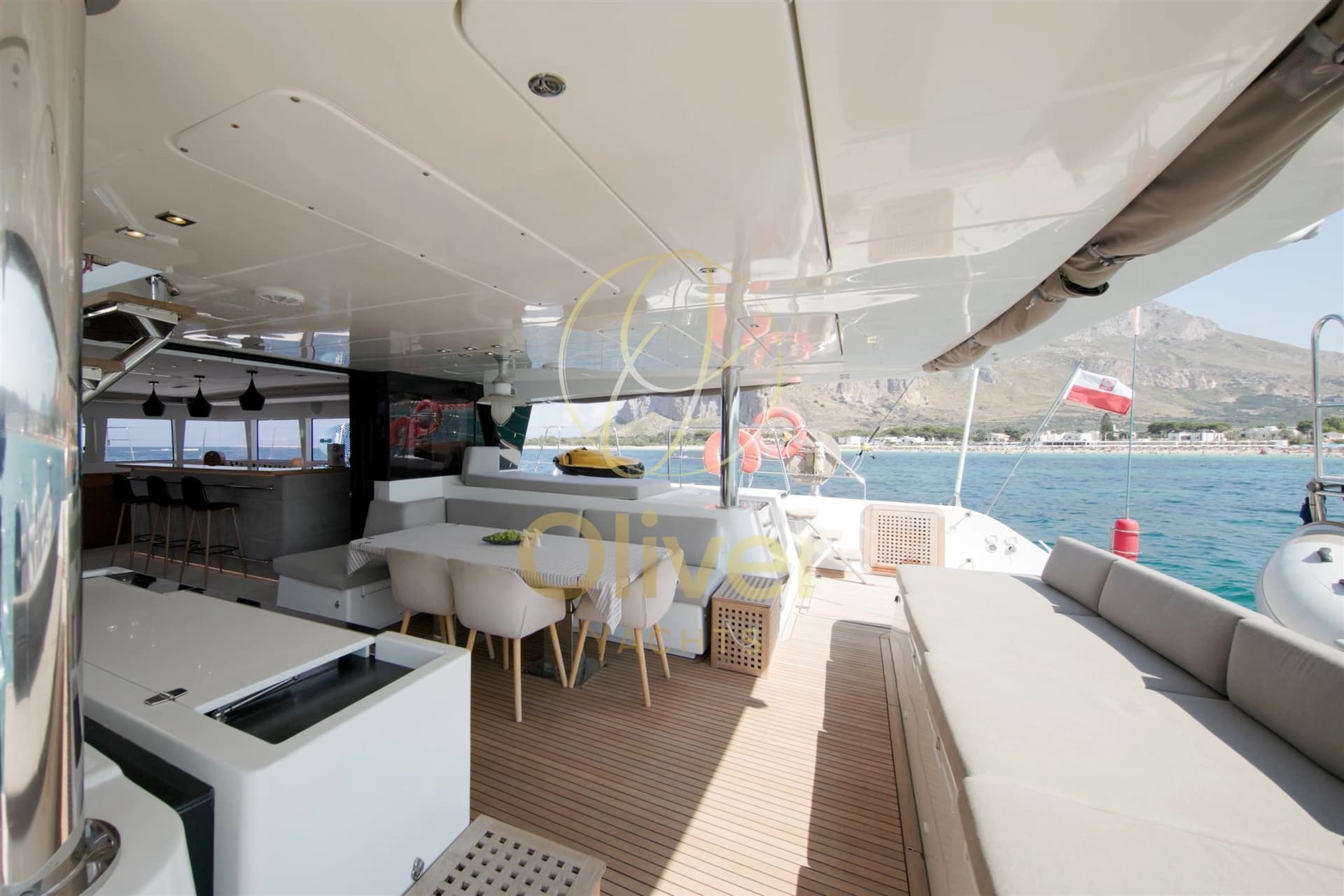 Lagoon Lagoon 620 - Deck View Lagoon Lagoon 620 - Deck View