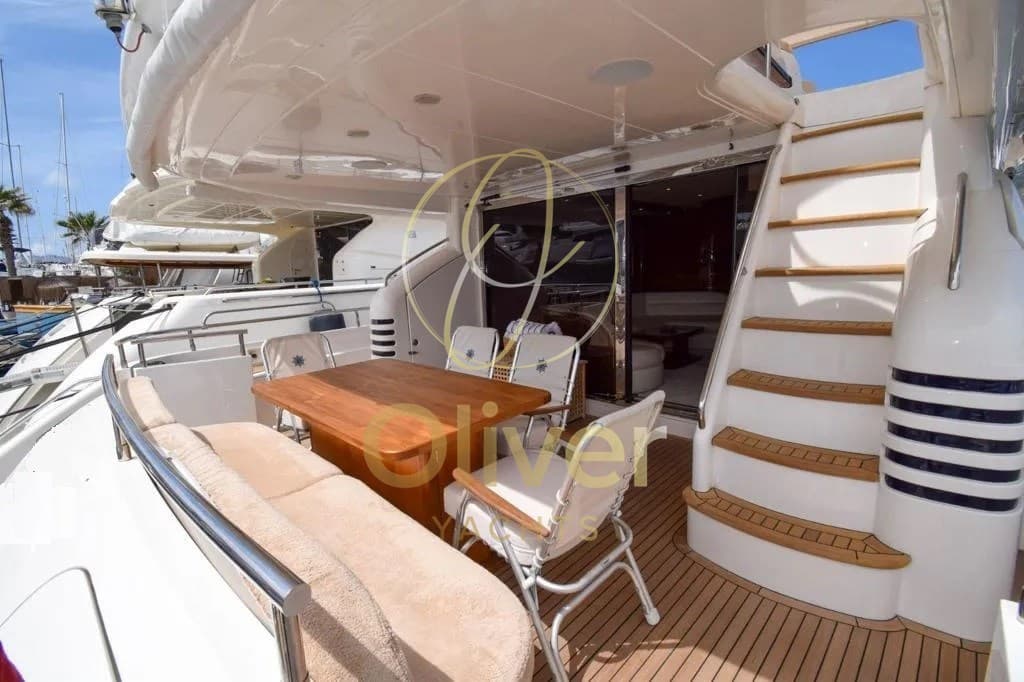 Princess Yachts 82 Motor Yacht - Interior View Princess Yachts 82 Motor Yacht - Interior View