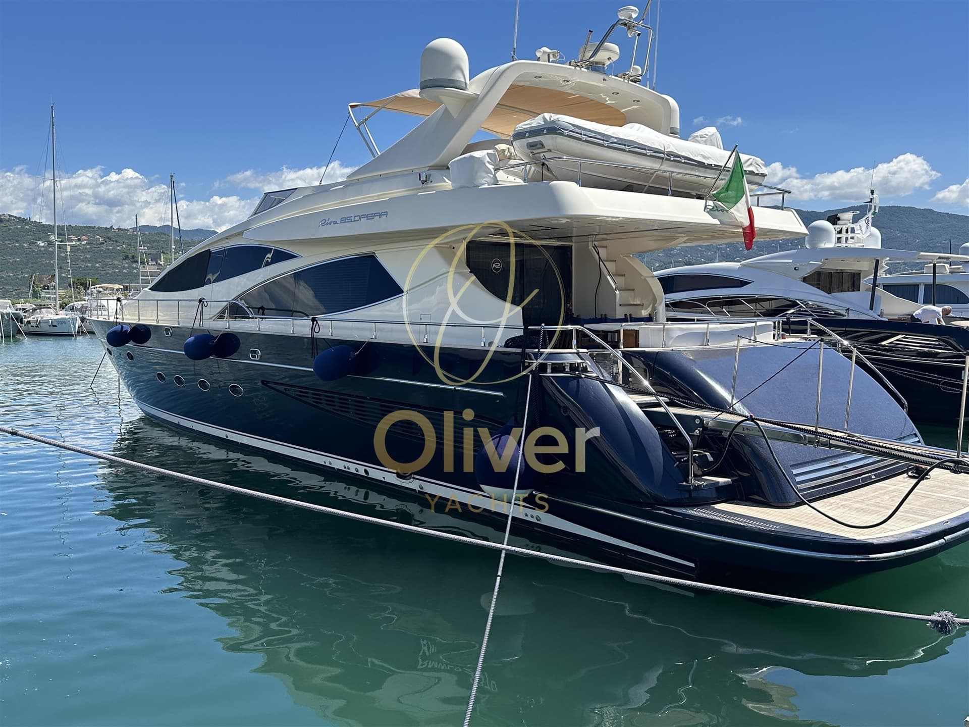 Riva 85 Opera - Interior View Riva 85 Opera - Interior View