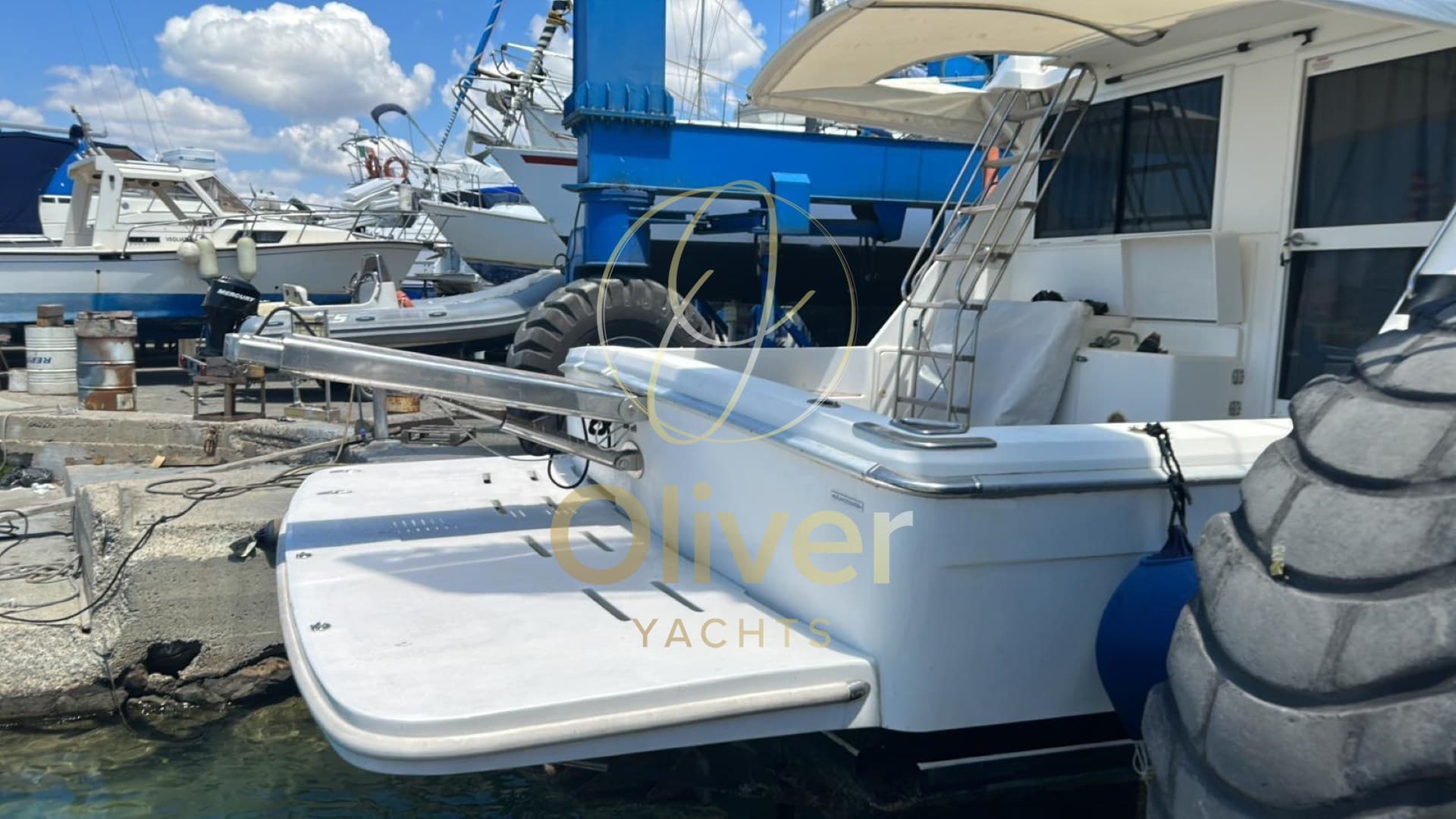 Riviera 43 Fischerman Fly - Deck View Riviera 43 Fischerman Fly - Deck View