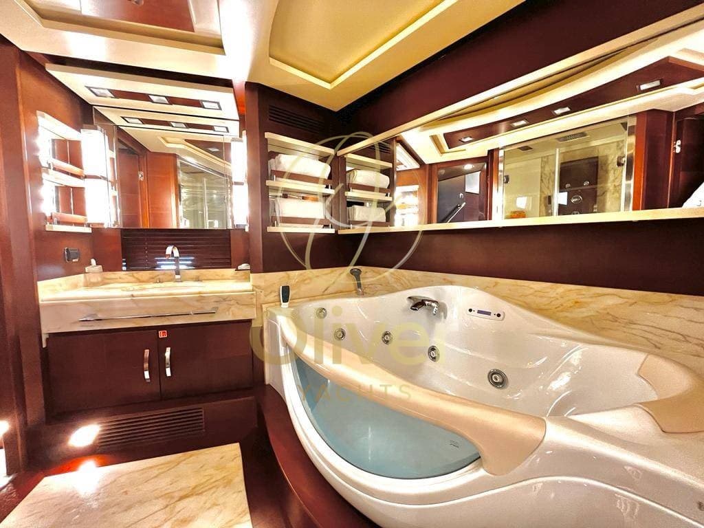 Azimut 105 usato - foto hero 17
