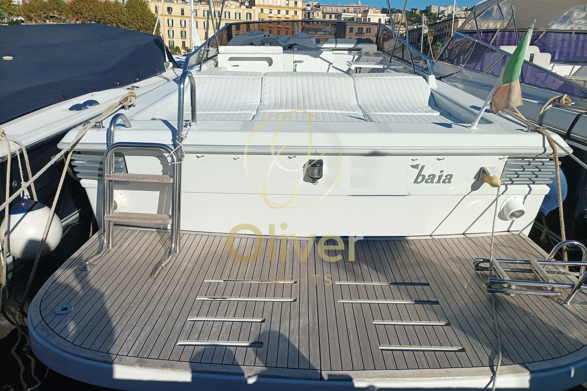 Baia Baia 40 - Detail View 1 Baia Baia 40 - Detail View 1