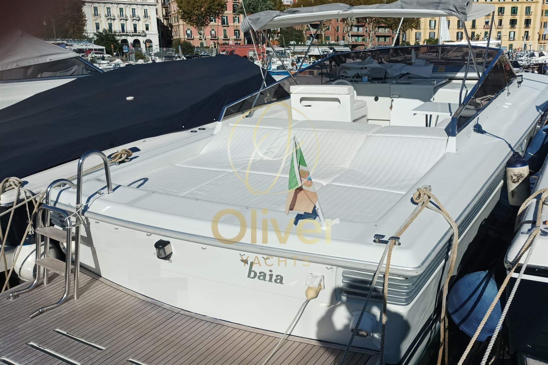 Baia Baia 40 - Deck View Baia Baia 40 - Deck View