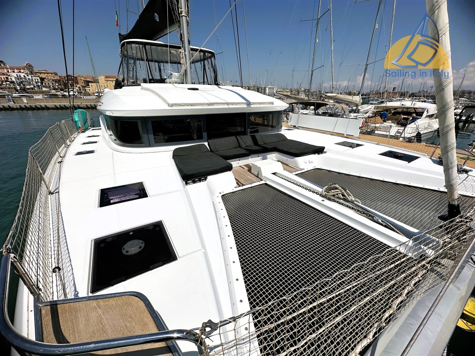 Lagoon Lagoon 50 - Deck View Lagoon Lagoon 50 - Deck View