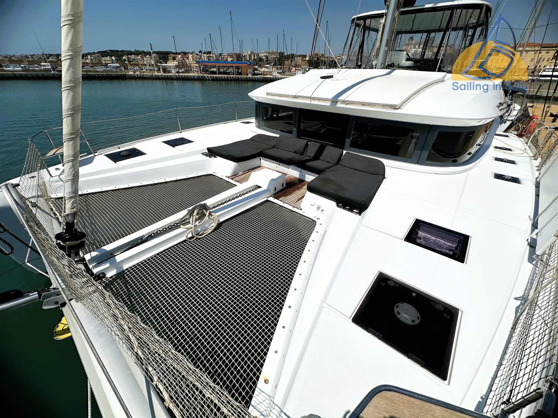 Lagoon Lagoon 50 - Interior View Lagoon Lagoon 50 - Interior View