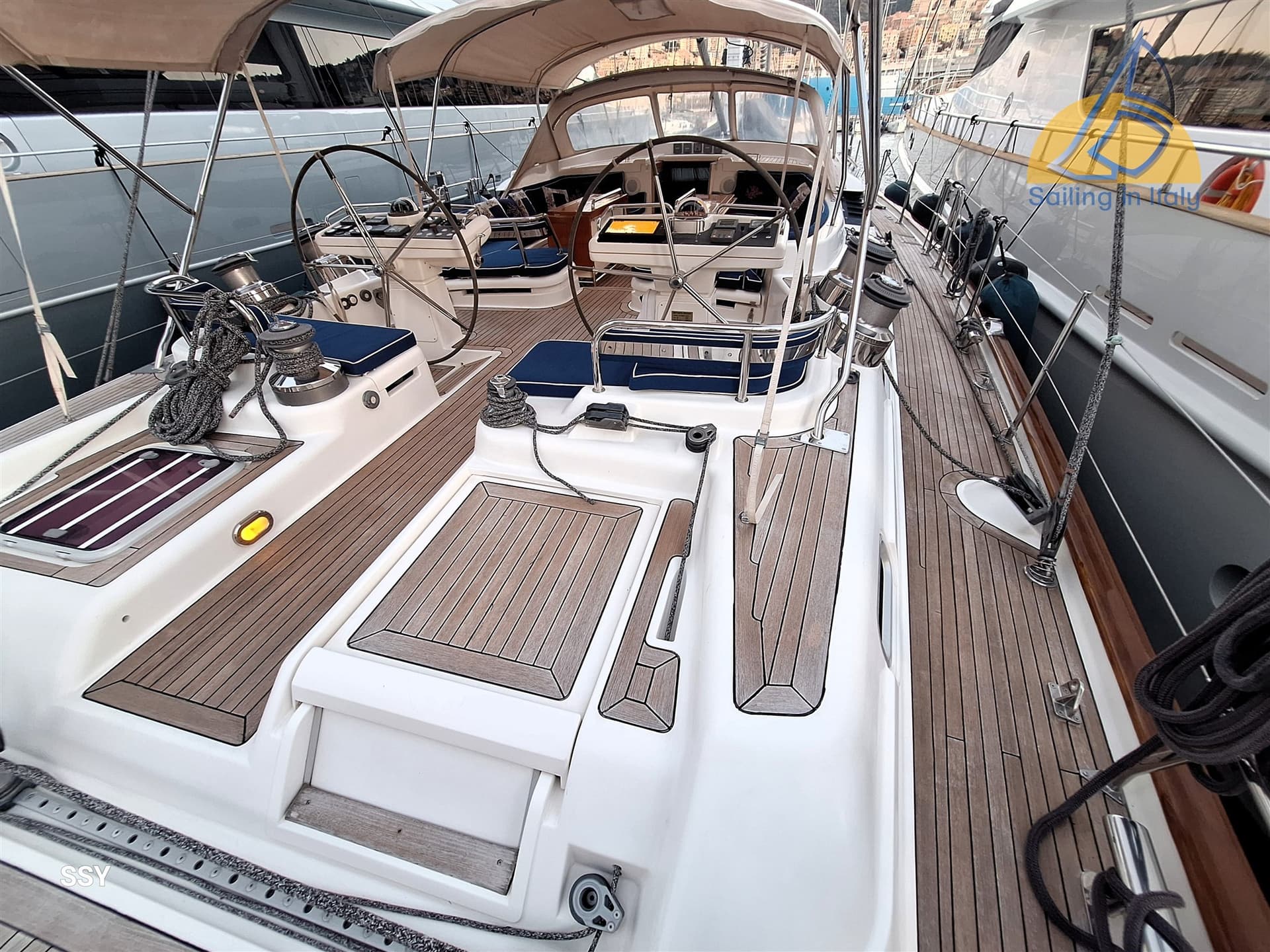 Oyster Oyster 82 - Deck View Oyster Oyster 82 - Deck View