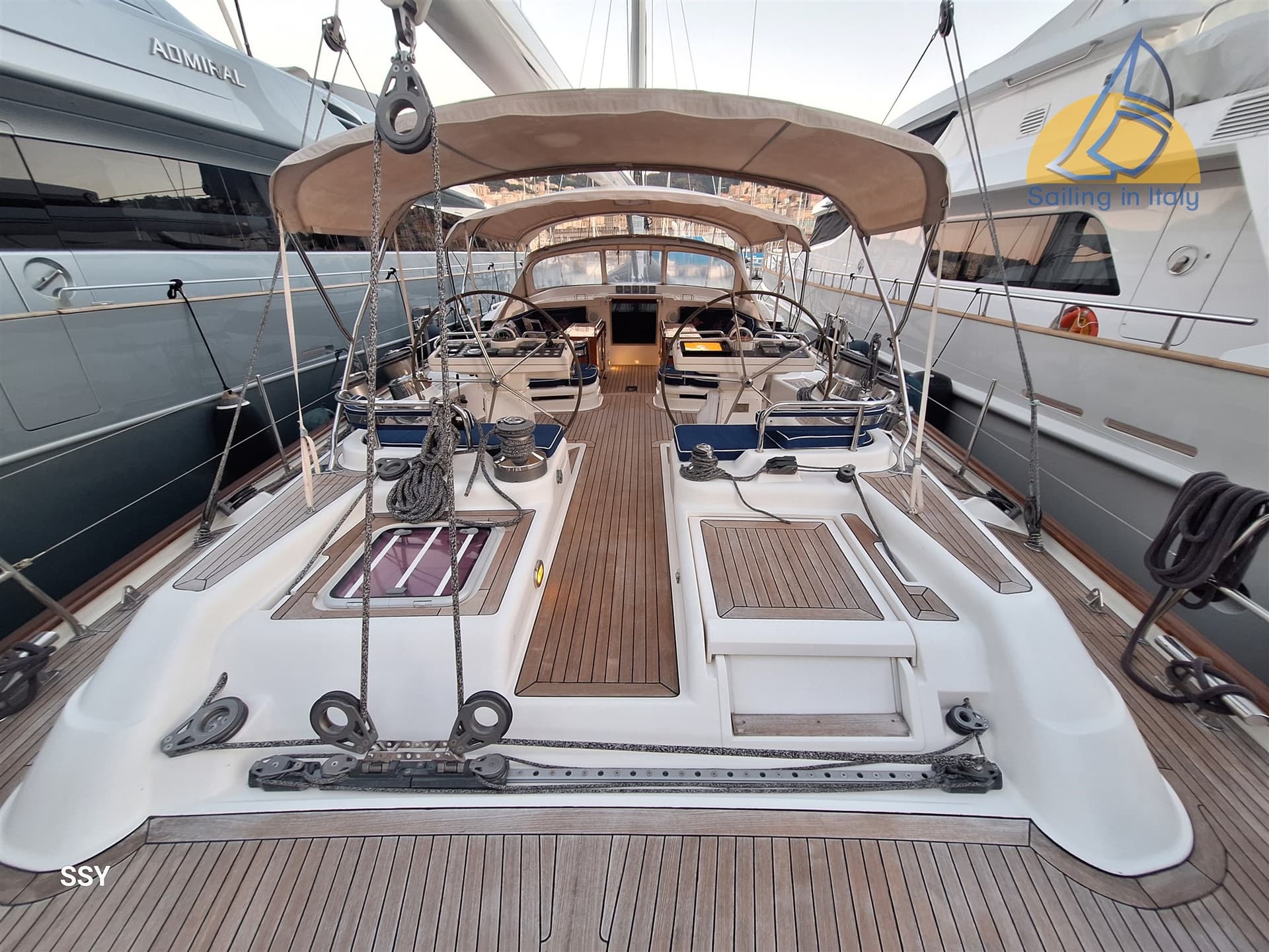 Oyster Oyster 82 - Interior View Oyster Oyster 82 - Interior View