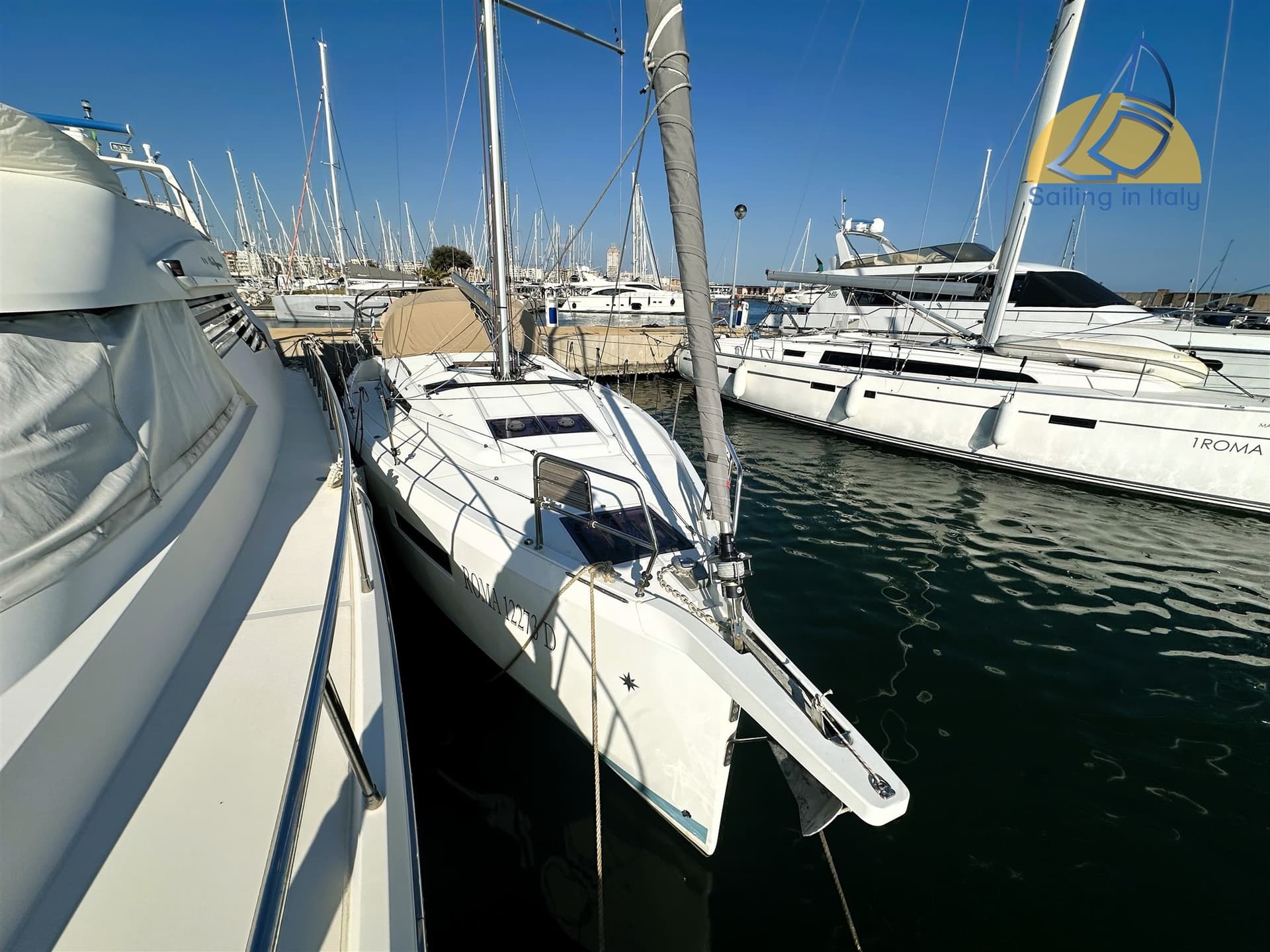 Jeanneau Sun Odyssey 440 - Deck View Jeanneau Sun Odyssey 440 - Deck View