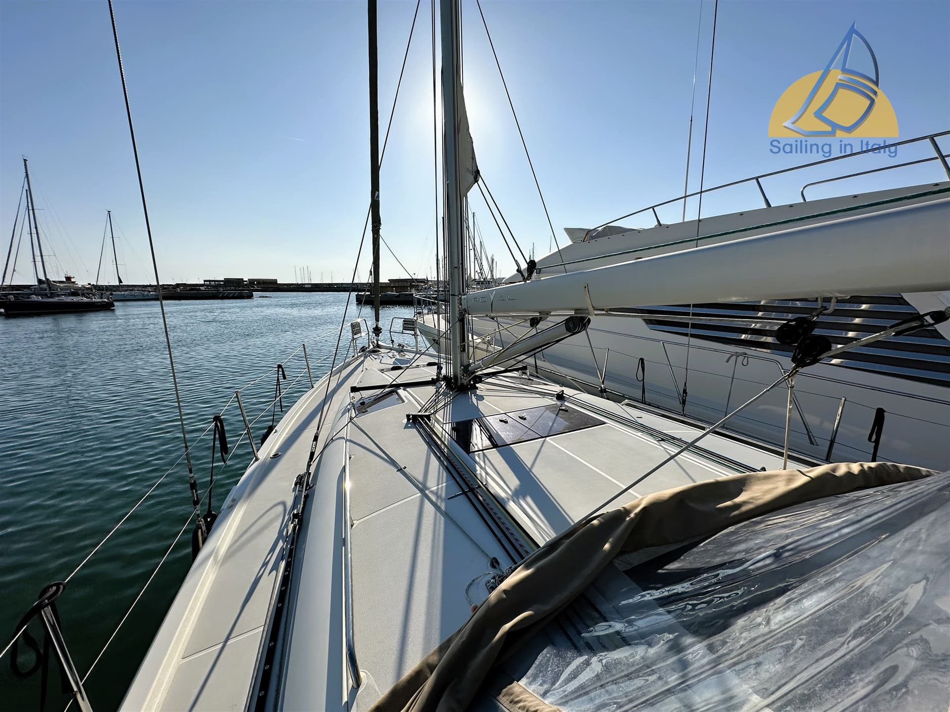 Jeanneau Sun Odyssey 440 - Interior View Jeanneau Sun Odyssey 440 - Interior View