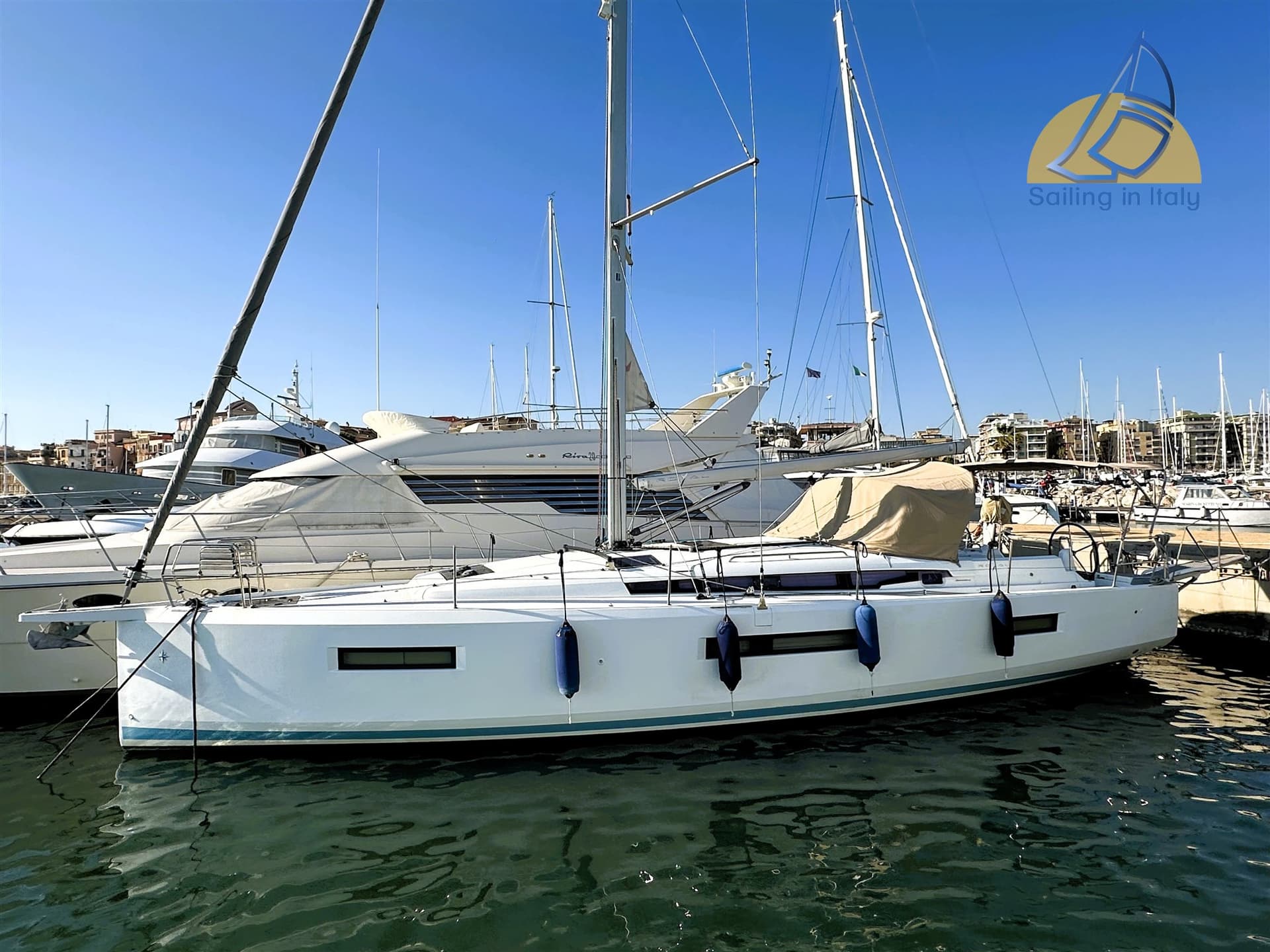 Jeanneau Sun Odyssey 440 - Main View Jeanneau Sun Odyssey 440 - Main View