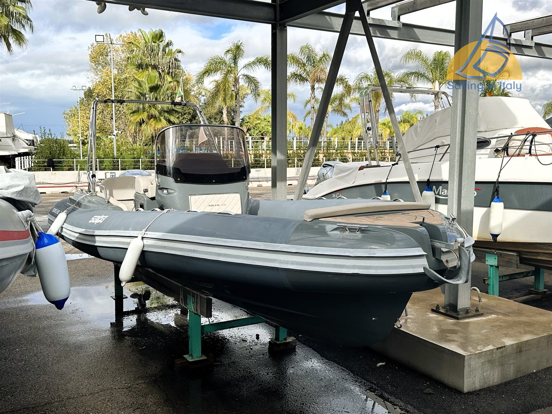 Salpa Soleil 23 - Interior View Salpa Soleil 23 - Interior View