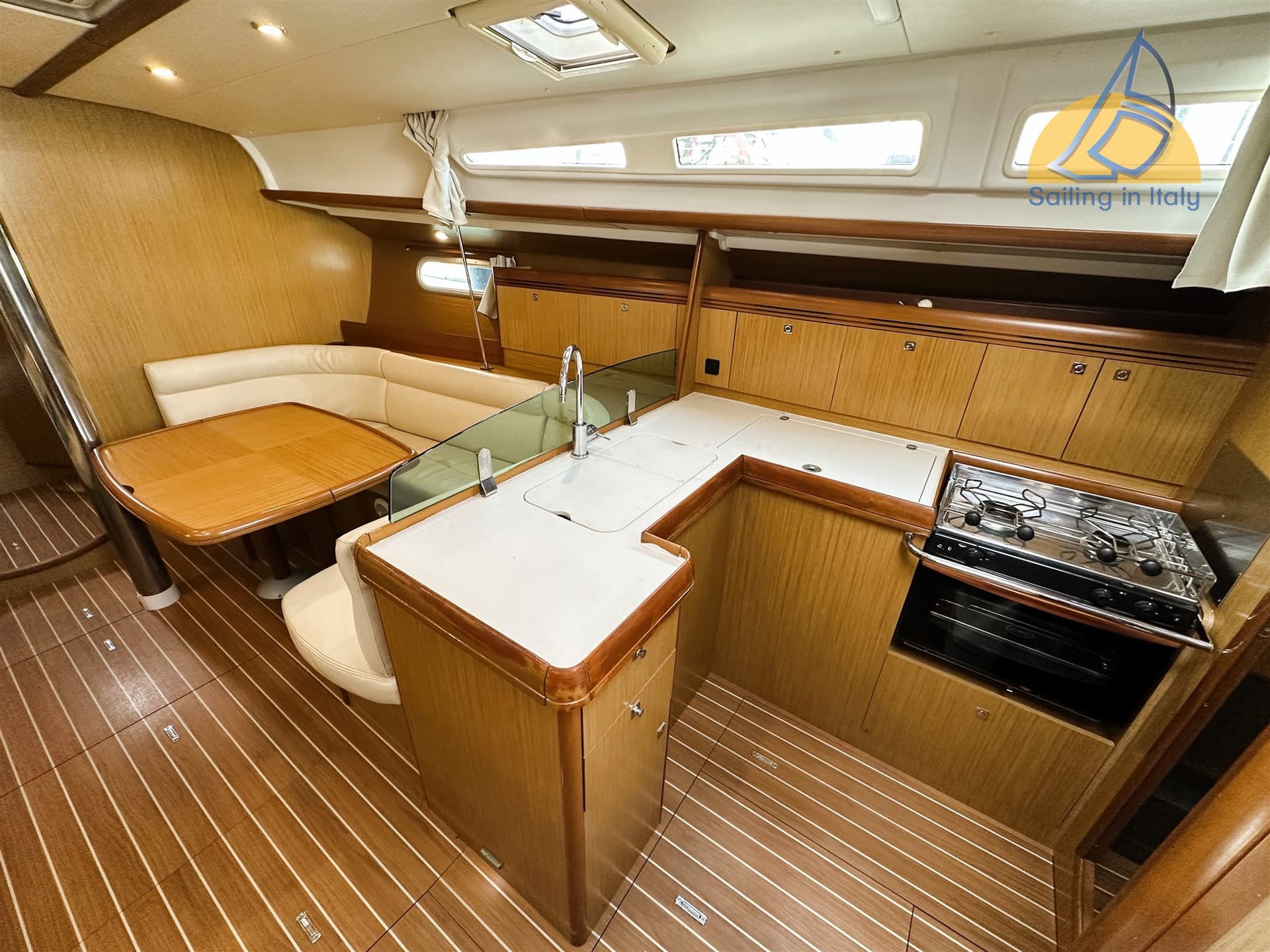 Jeanneau SUN ODYSSEY 42i d'occasion - image hero 15