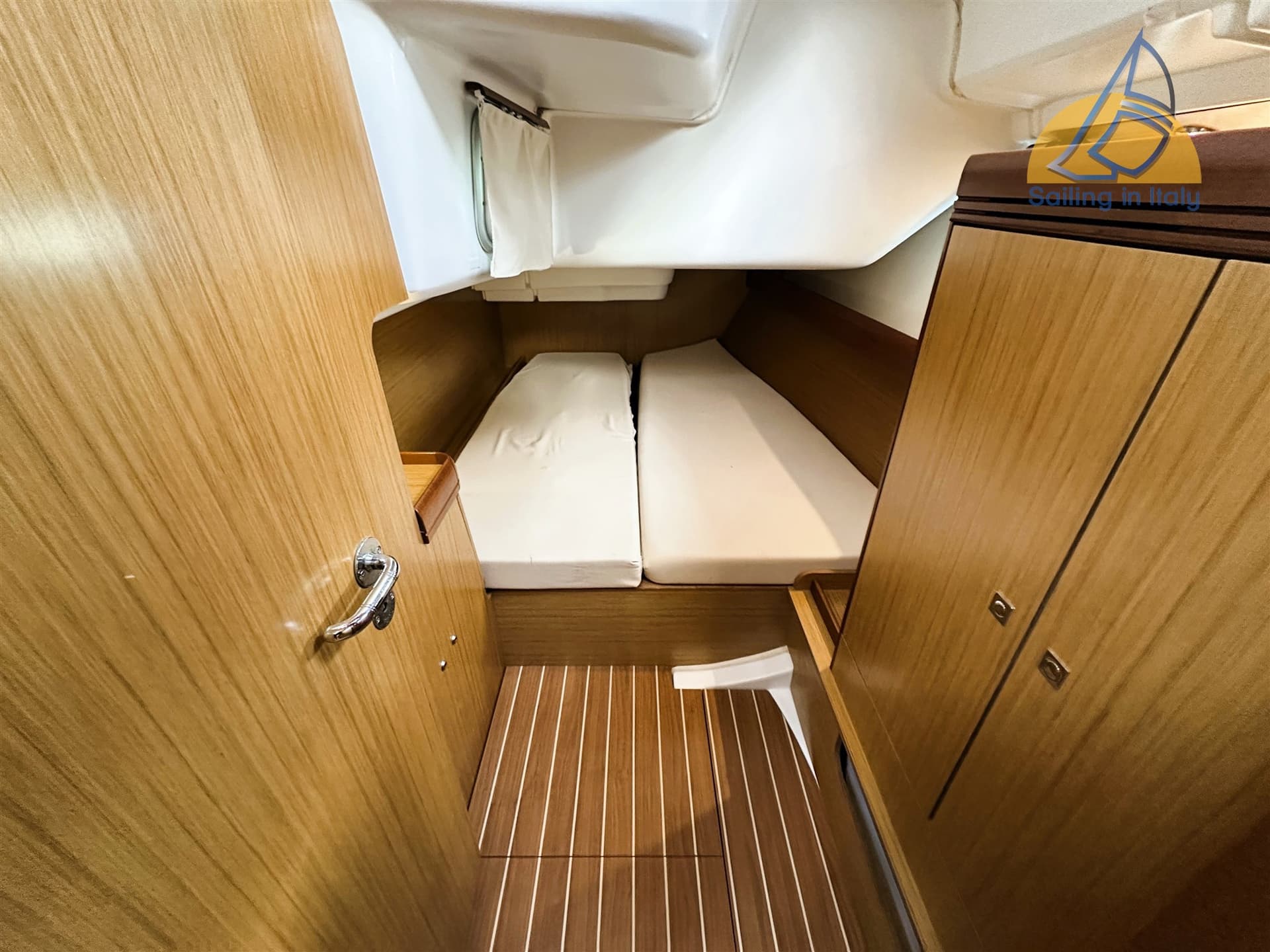 Jeanneau SUN ODYSSEY 42i d'occasion - image hero 18