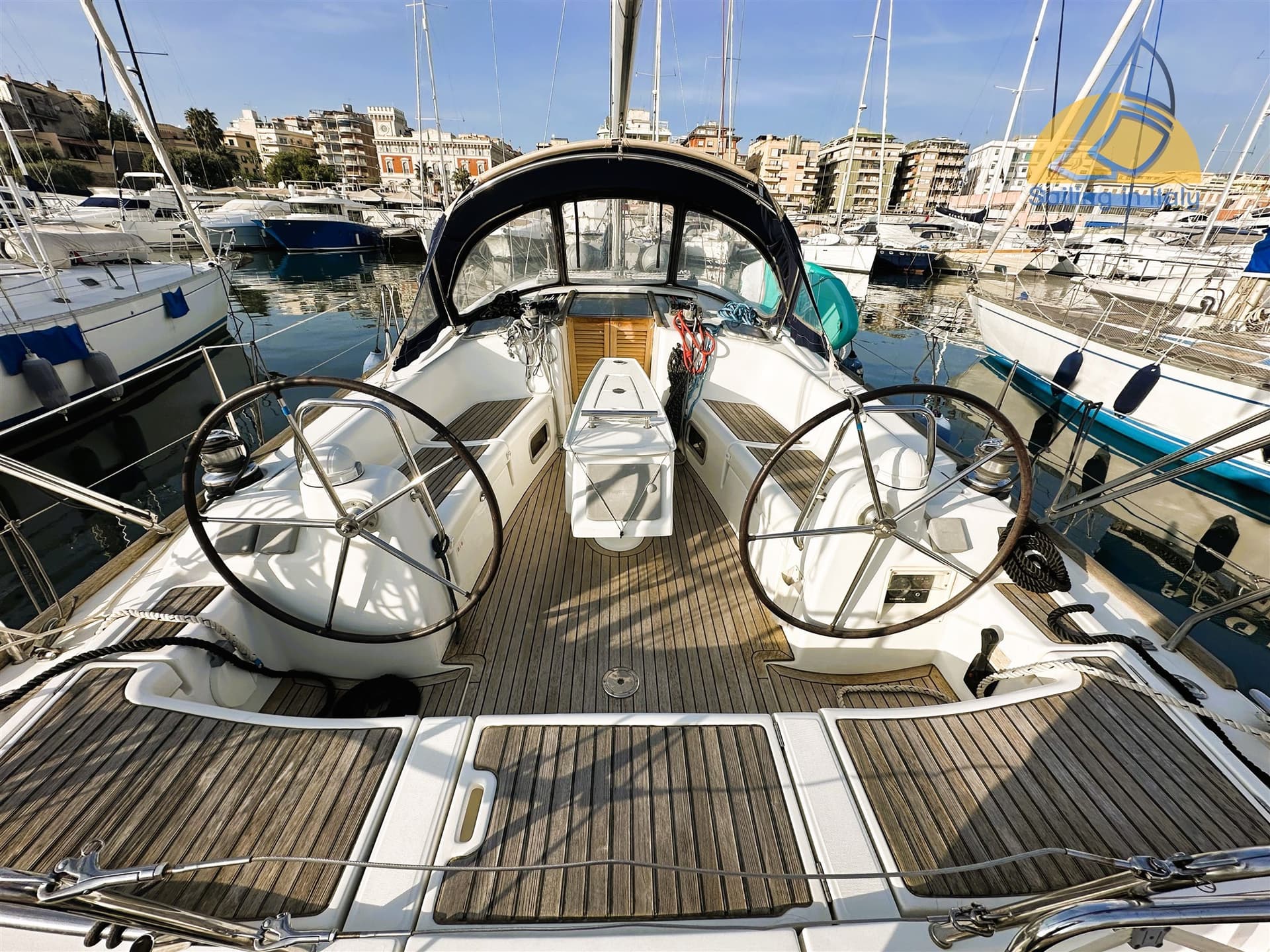 Beneteau Oceanis 43 - Interior View Beneteau Oceanis 43 - Interior View