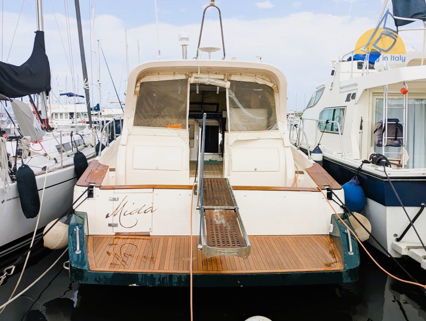 Cayman 43 Wa - Detail View 1 Cayman 43 Wa - Detail View 1