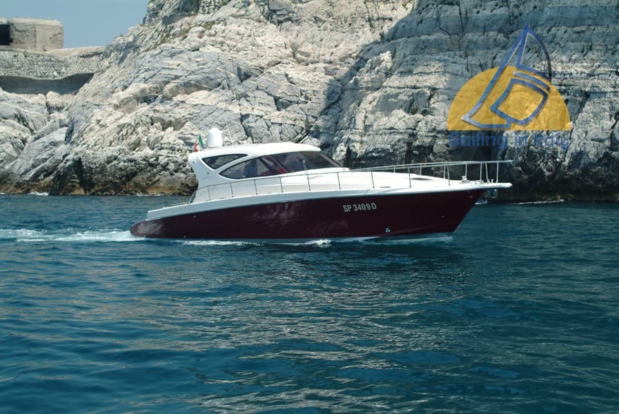 Cayman 43 Wa - Main View Cayman 43 Wa - Main View