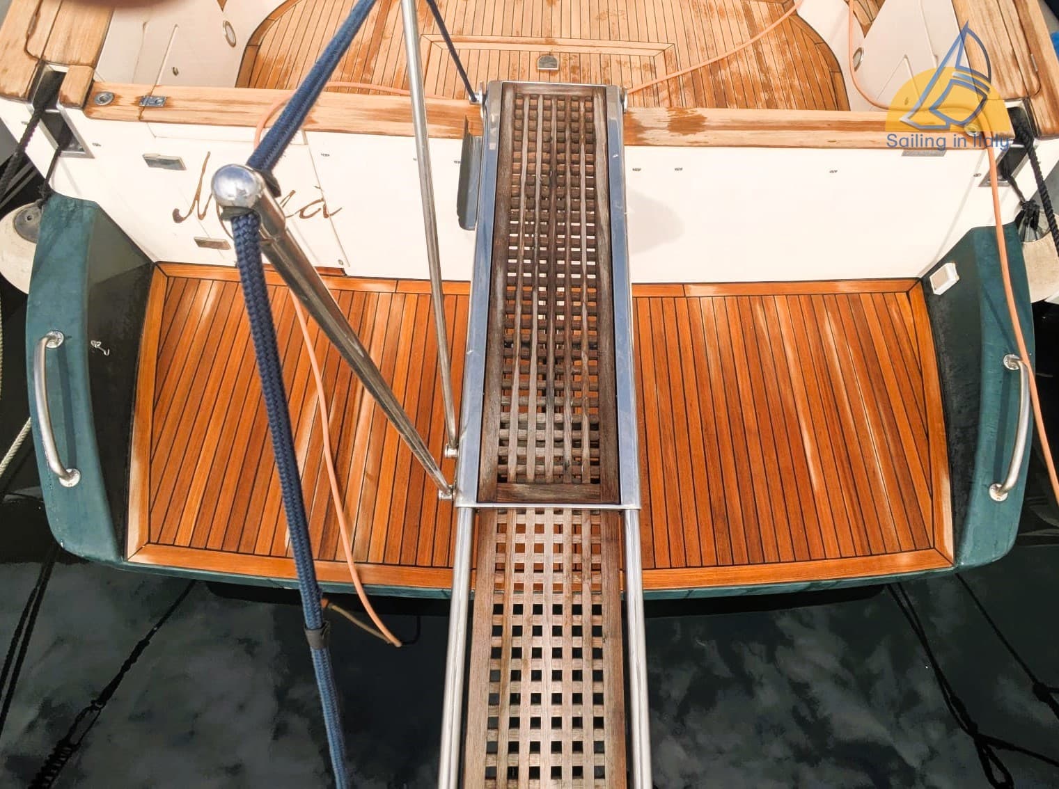 Cayman 43 Wa - Deck View Cayman 43 Wa - Deck View