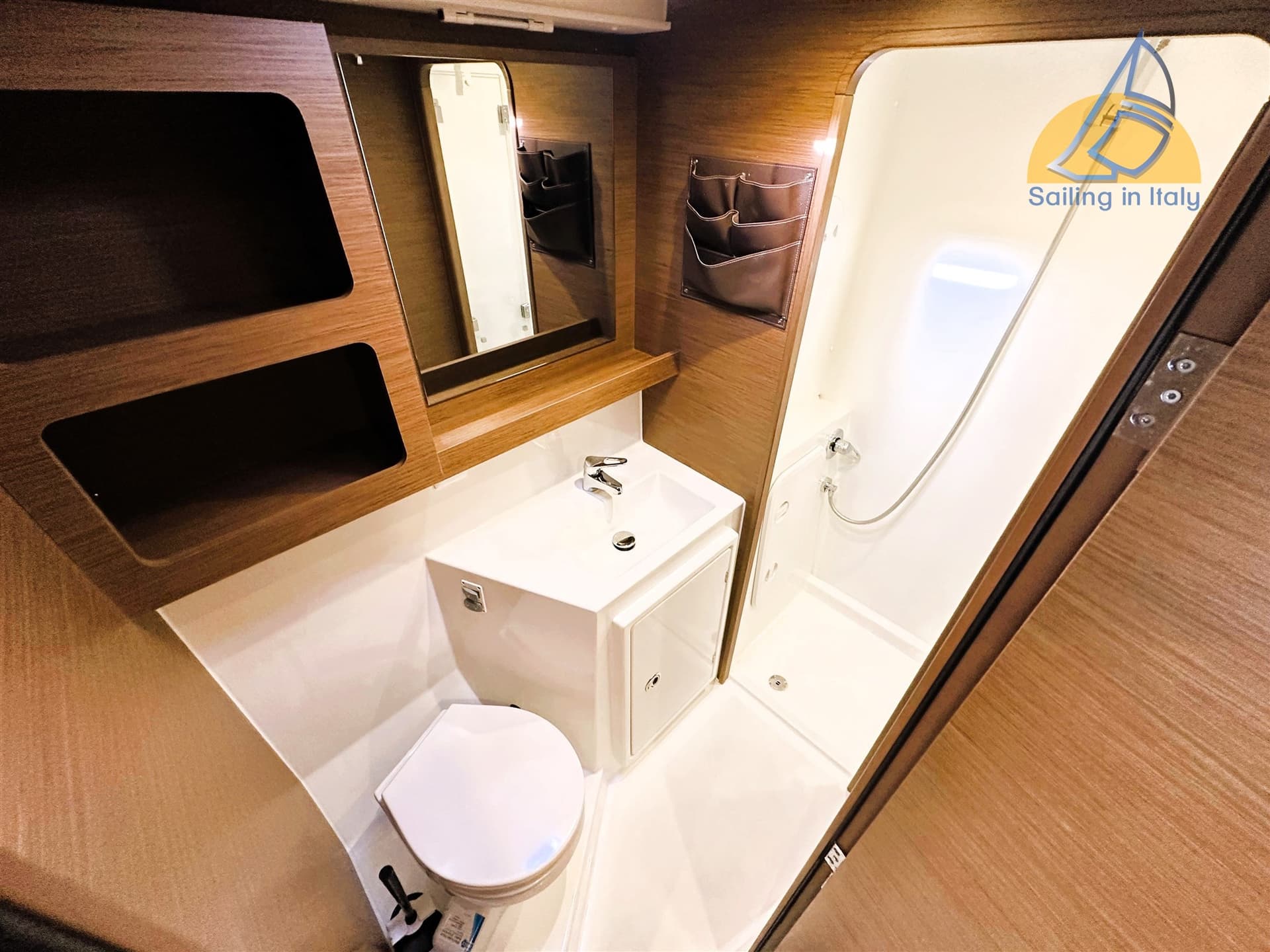 Lagoon 42 d'occasion - image hero 23