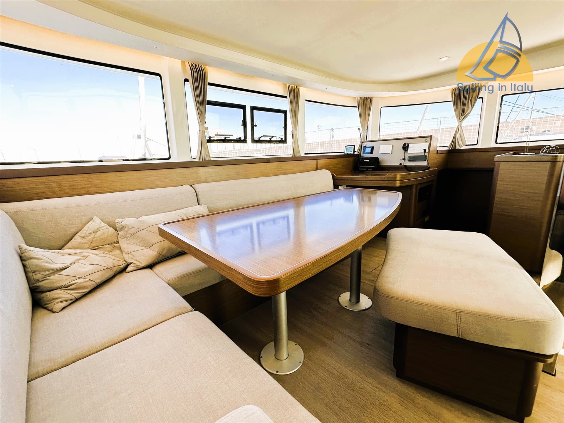 Lagoon 42 d'occasion - image hero 20