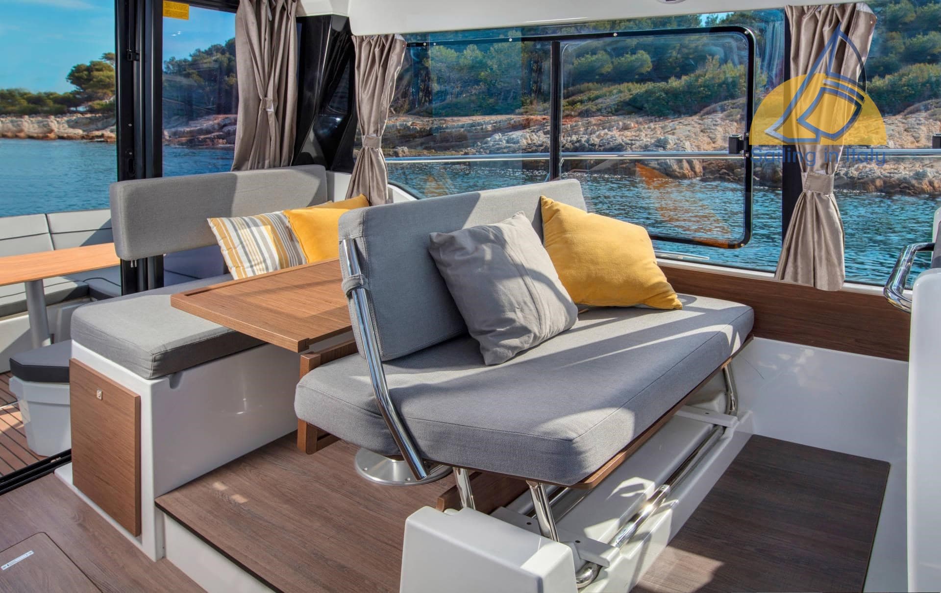 Jeanneau Merry Fisher 1095 - Interior View Jeanneau Merry Fisher 1095 - Interior View