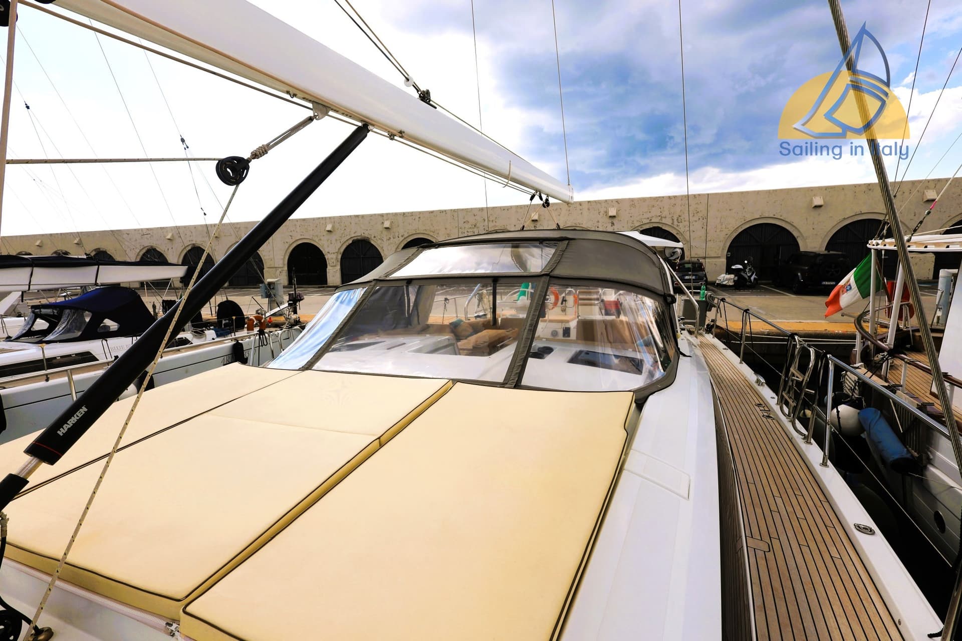 Jeanneau 64 d'occasion - image hero 8