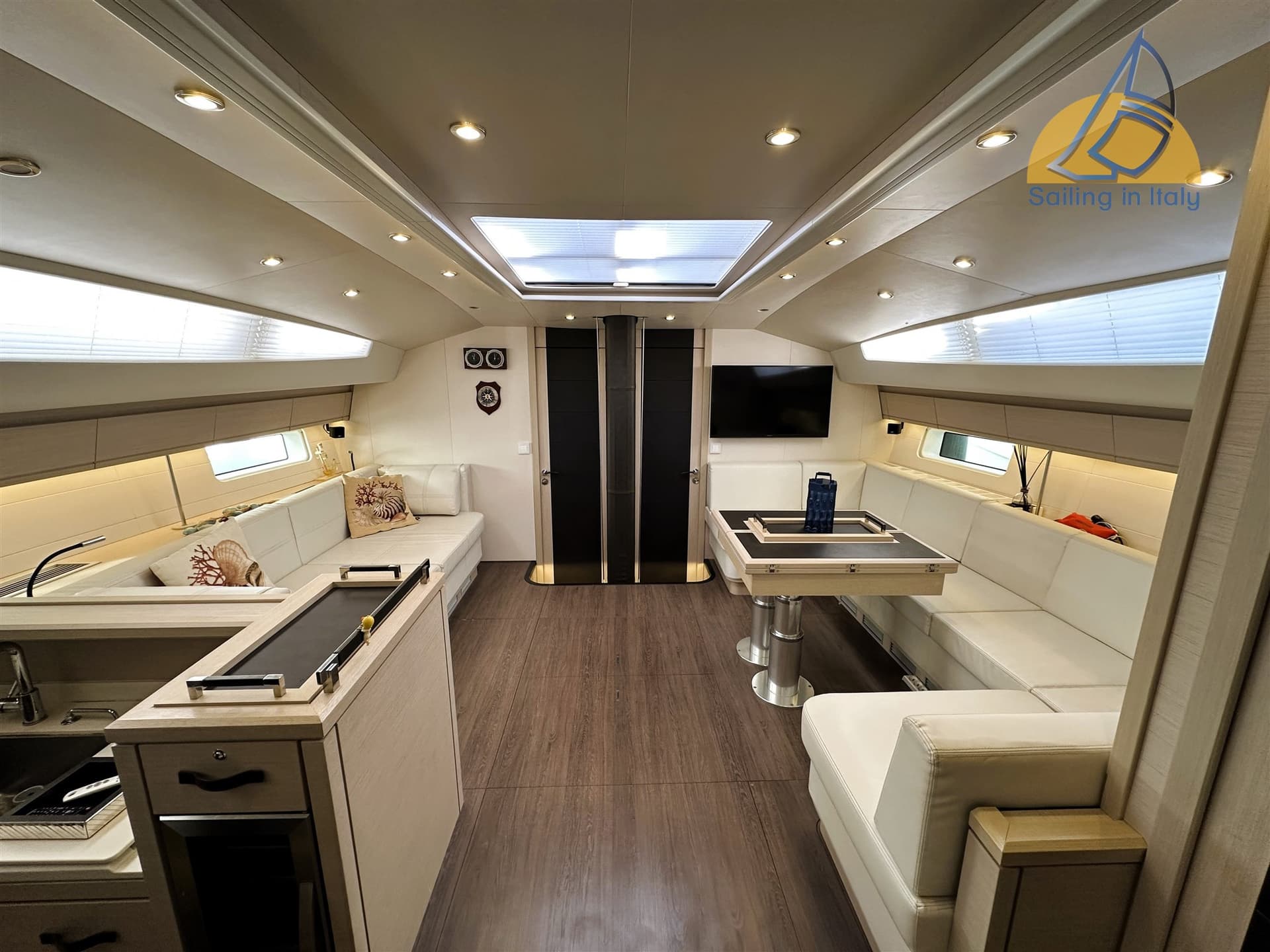 Jeanneau 64 d'occasion - image hero 13