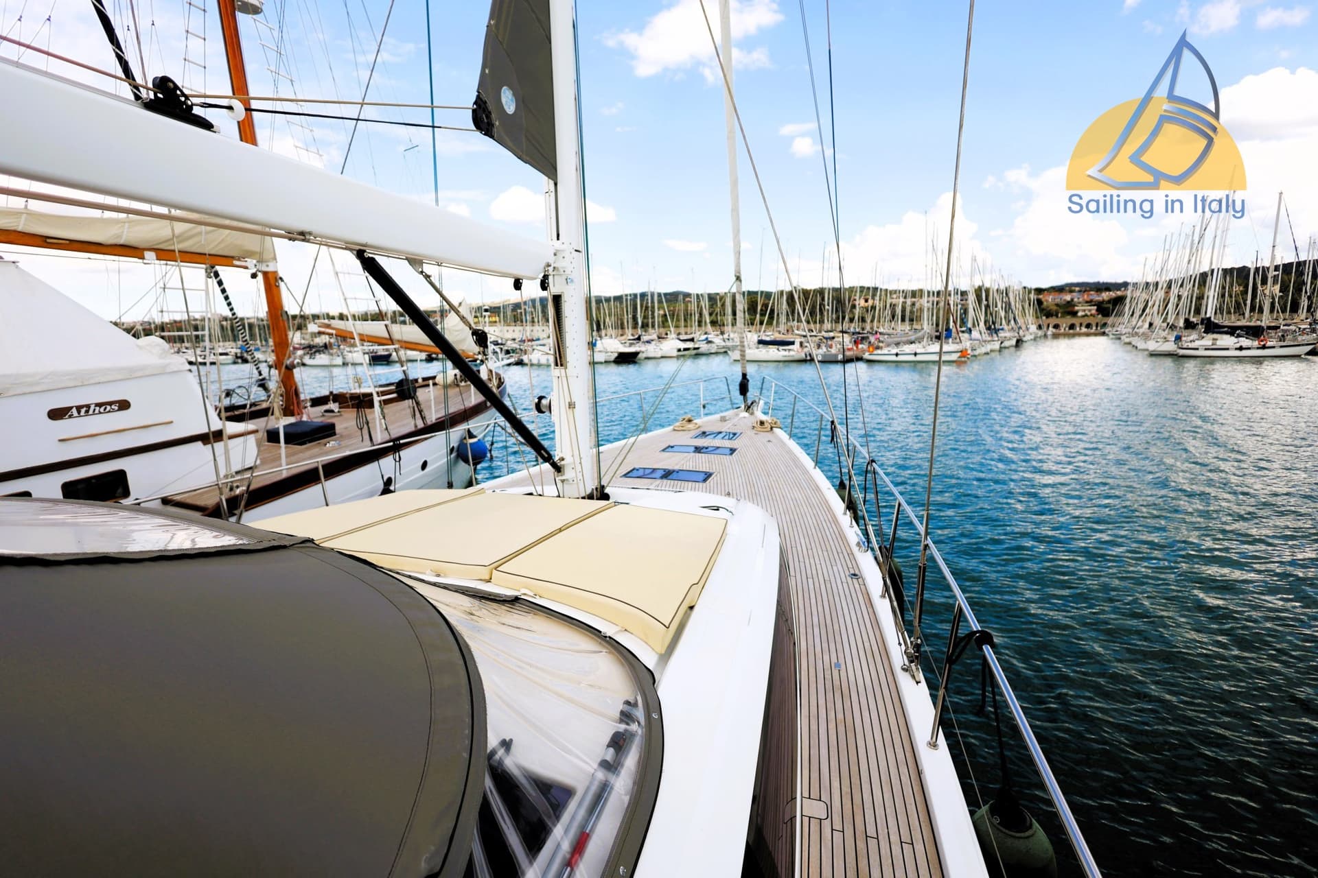 Jeanneau 64 d'occasion - image hero 7