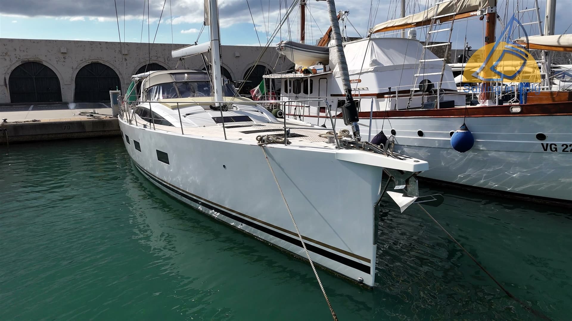 Jeanneau 64 d'occasion - image hero 3